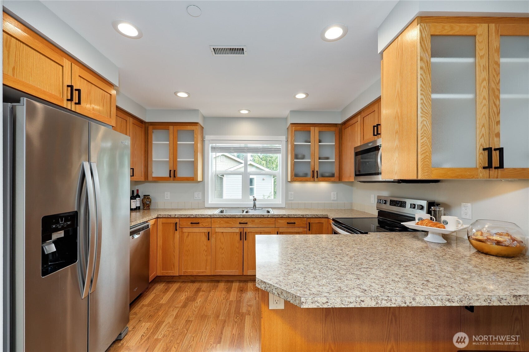 7701 Beacon Place NE 103 — photo