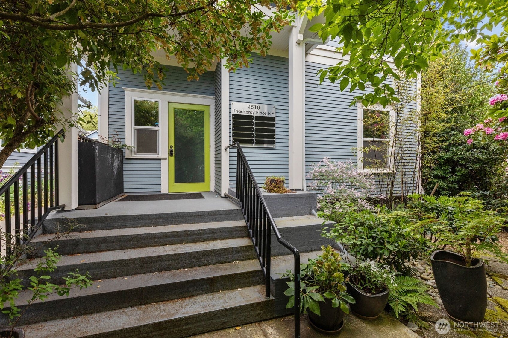 4510 Thackeray NE — photo