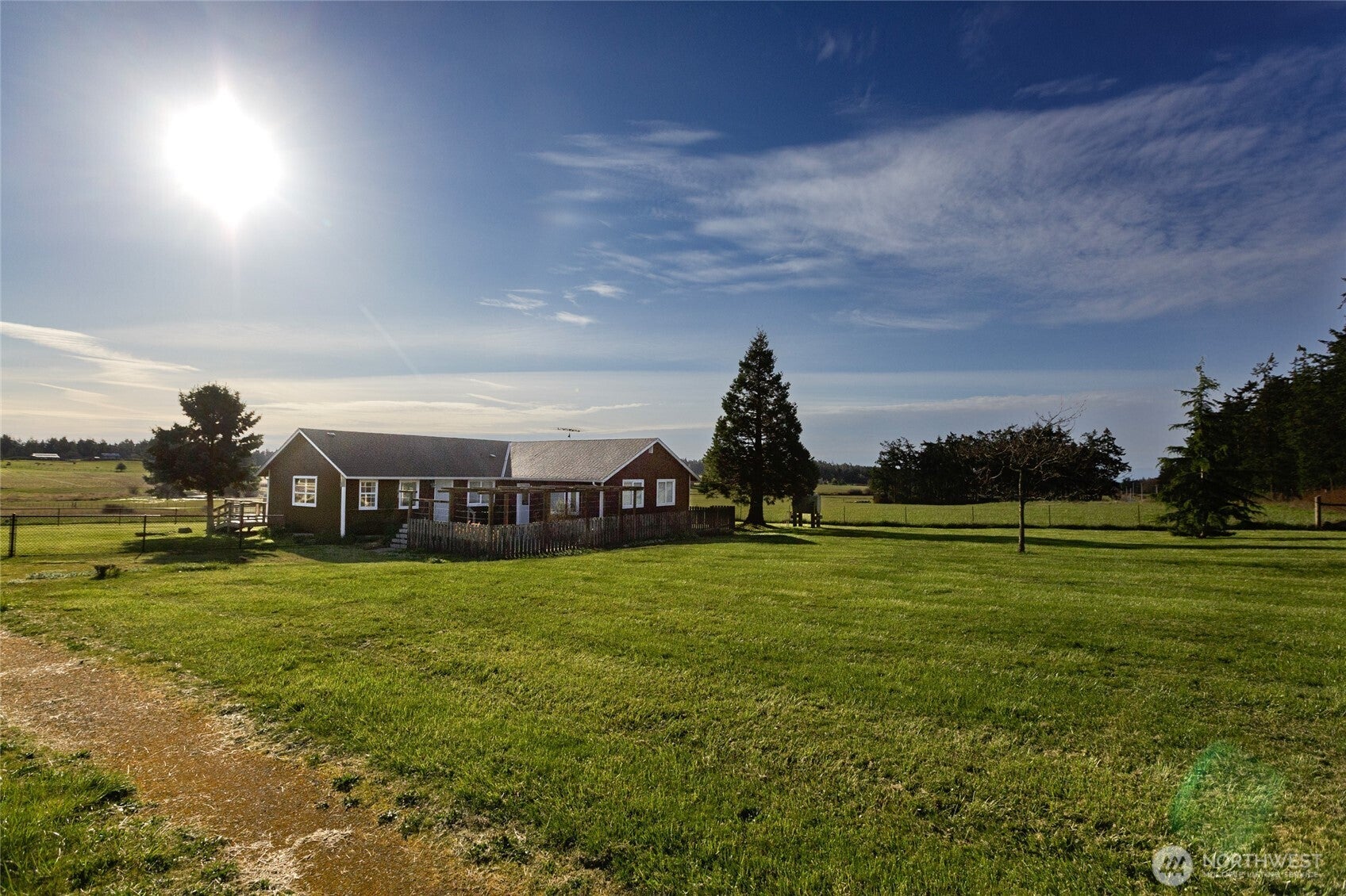 549 Davis Bay Road — photo