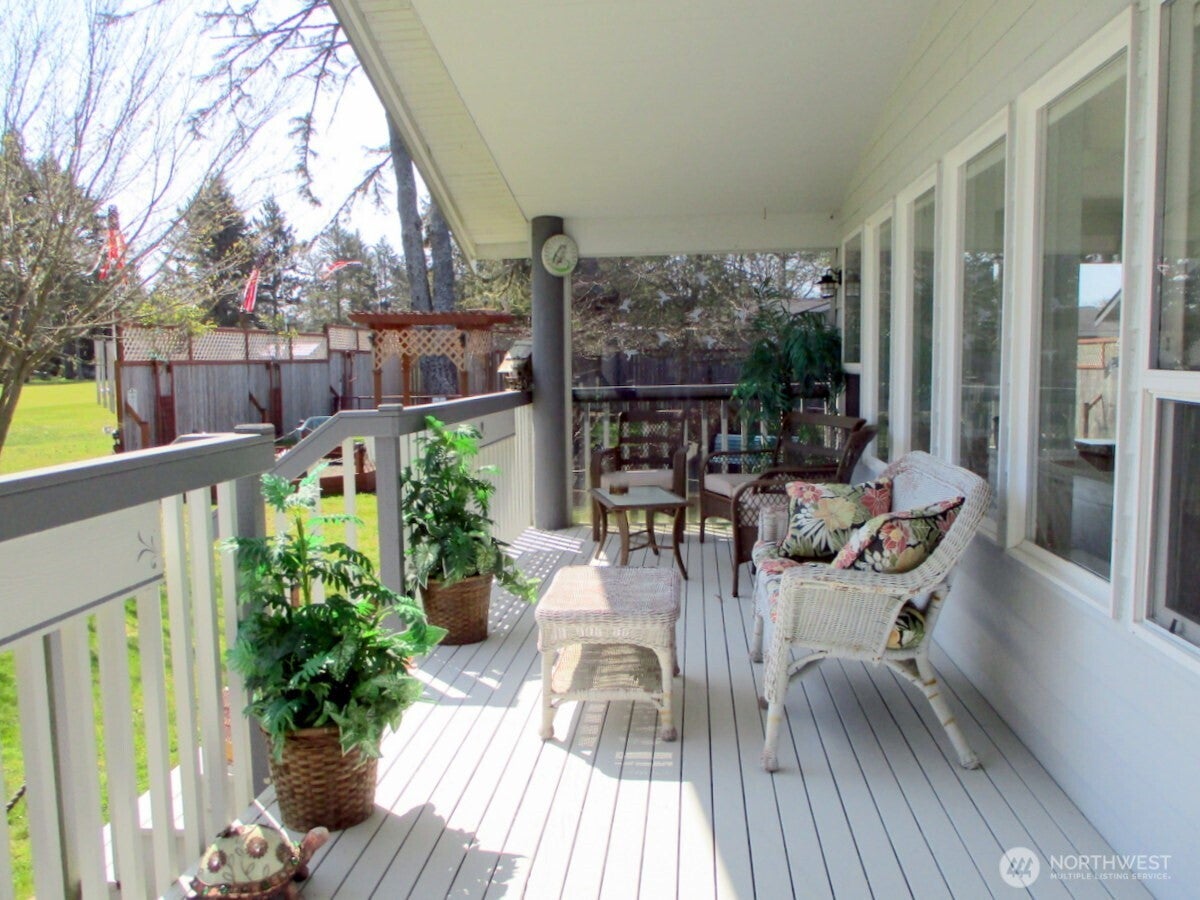 448 Octopus Avenue NE — photo