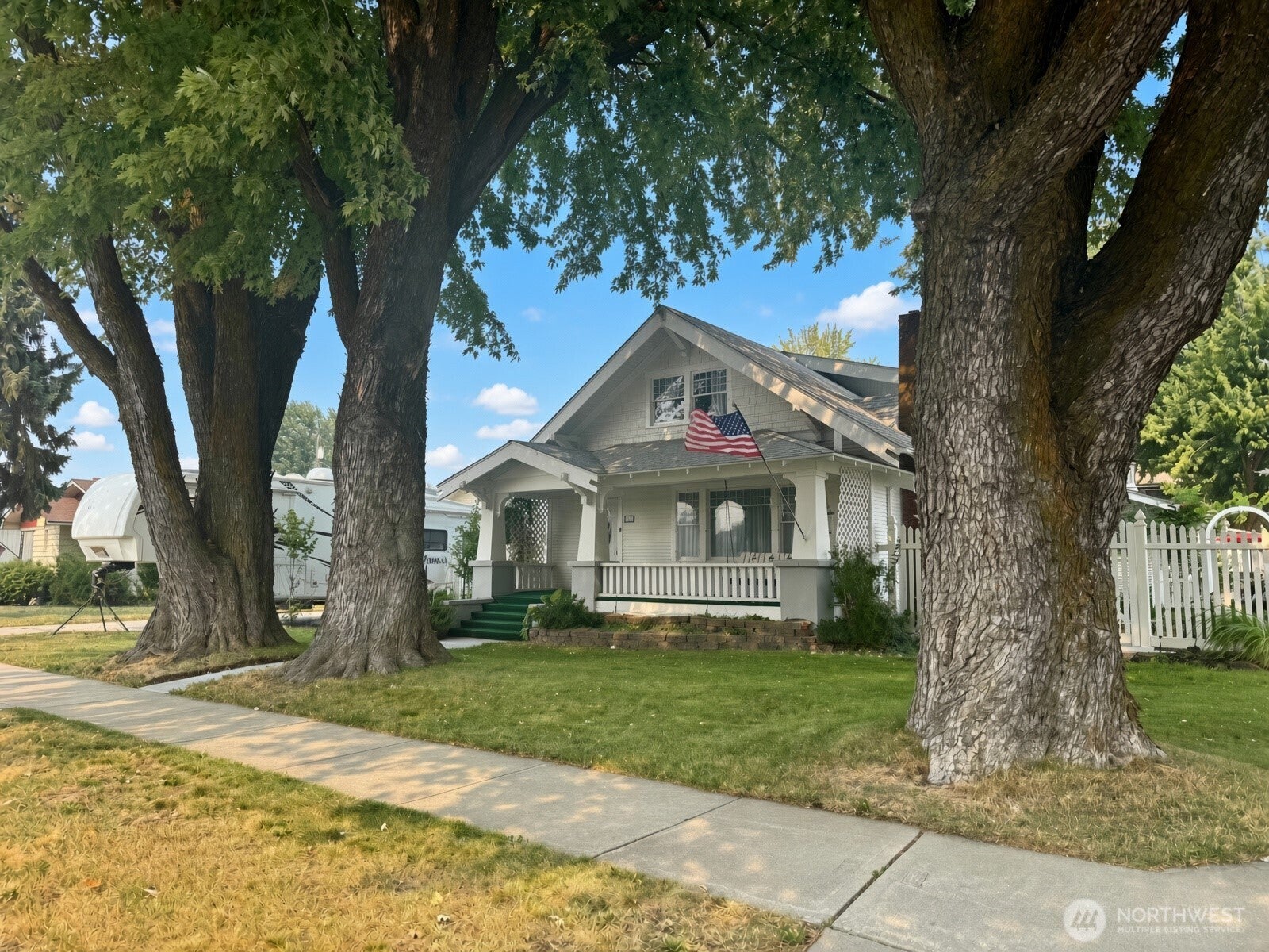 403 NW Main Avenue — photo