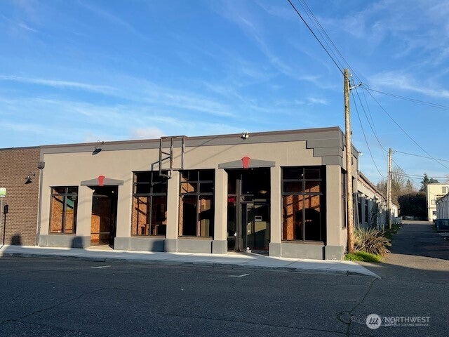 112 Cherry Street NE — photo