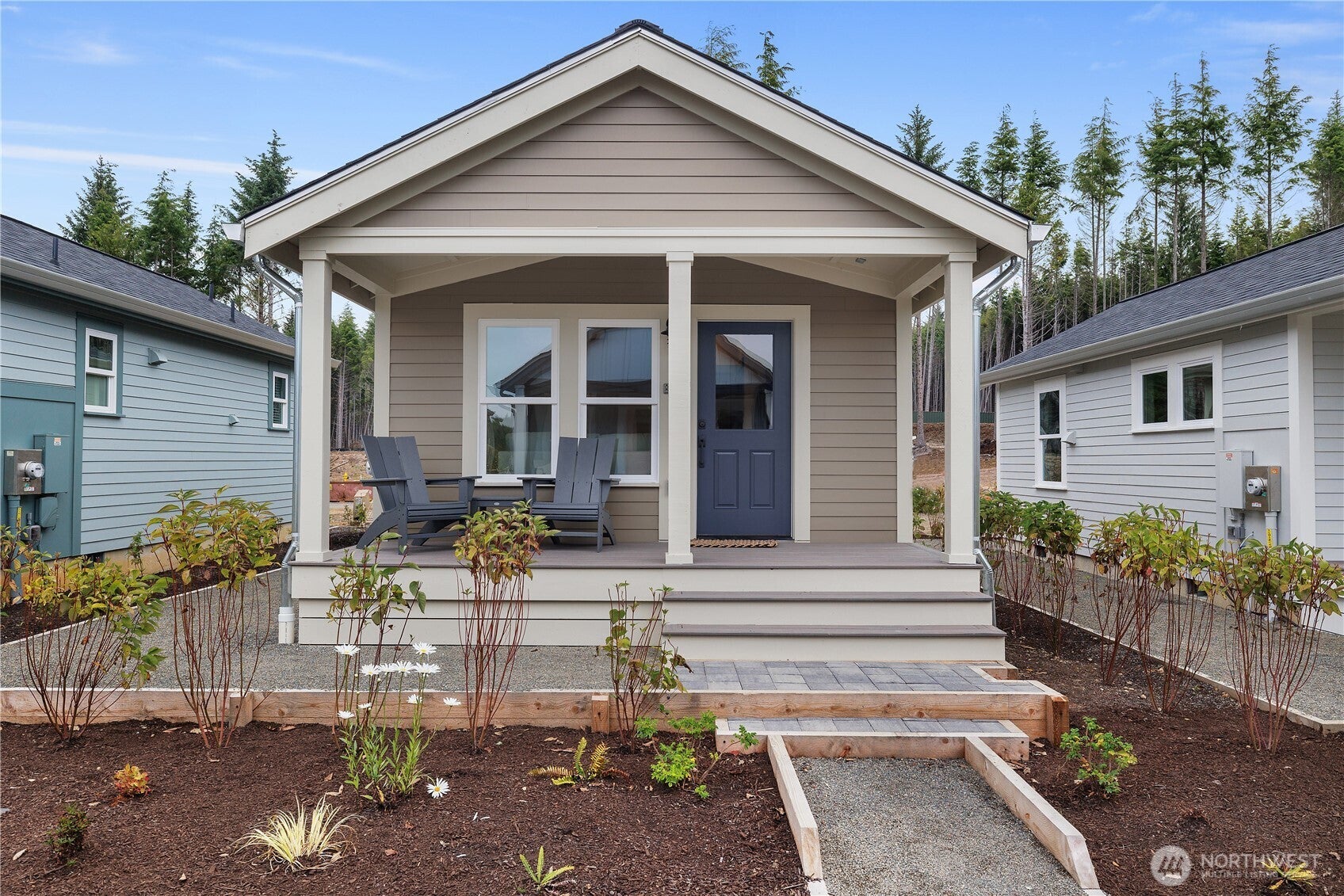 22 Bungalow Loop — photo