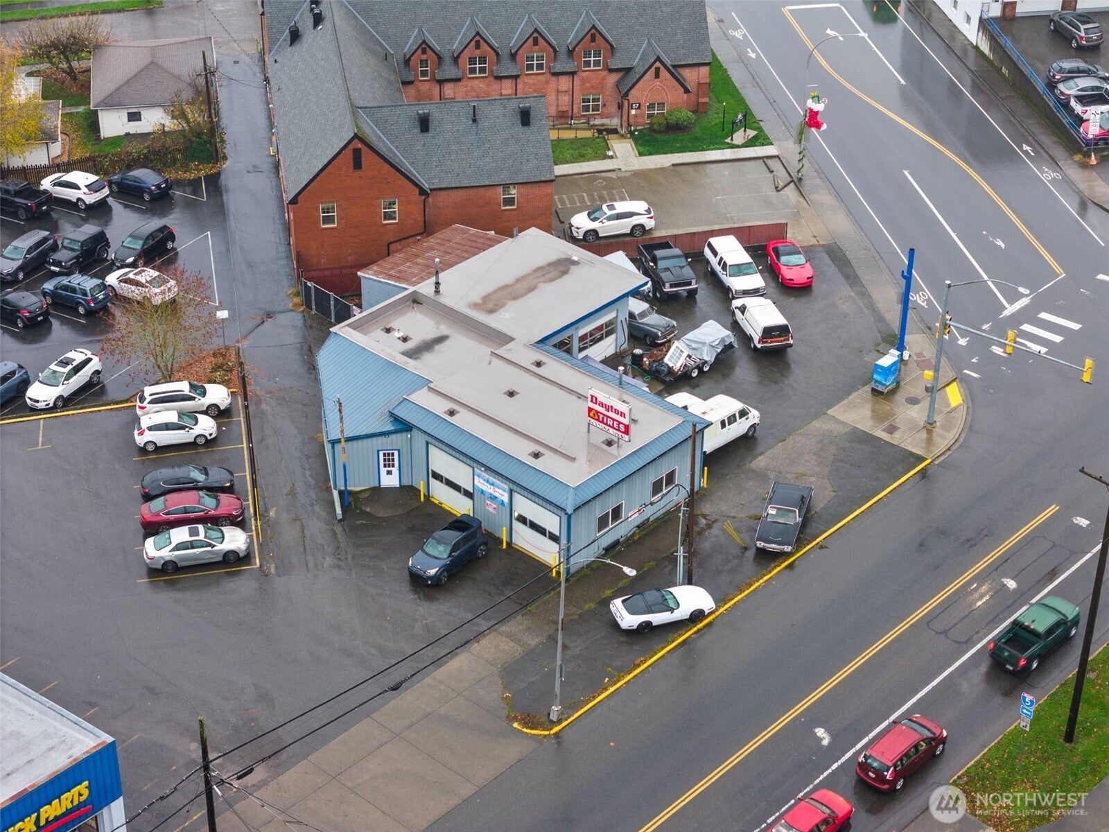 13 S Market Boulevard — photo