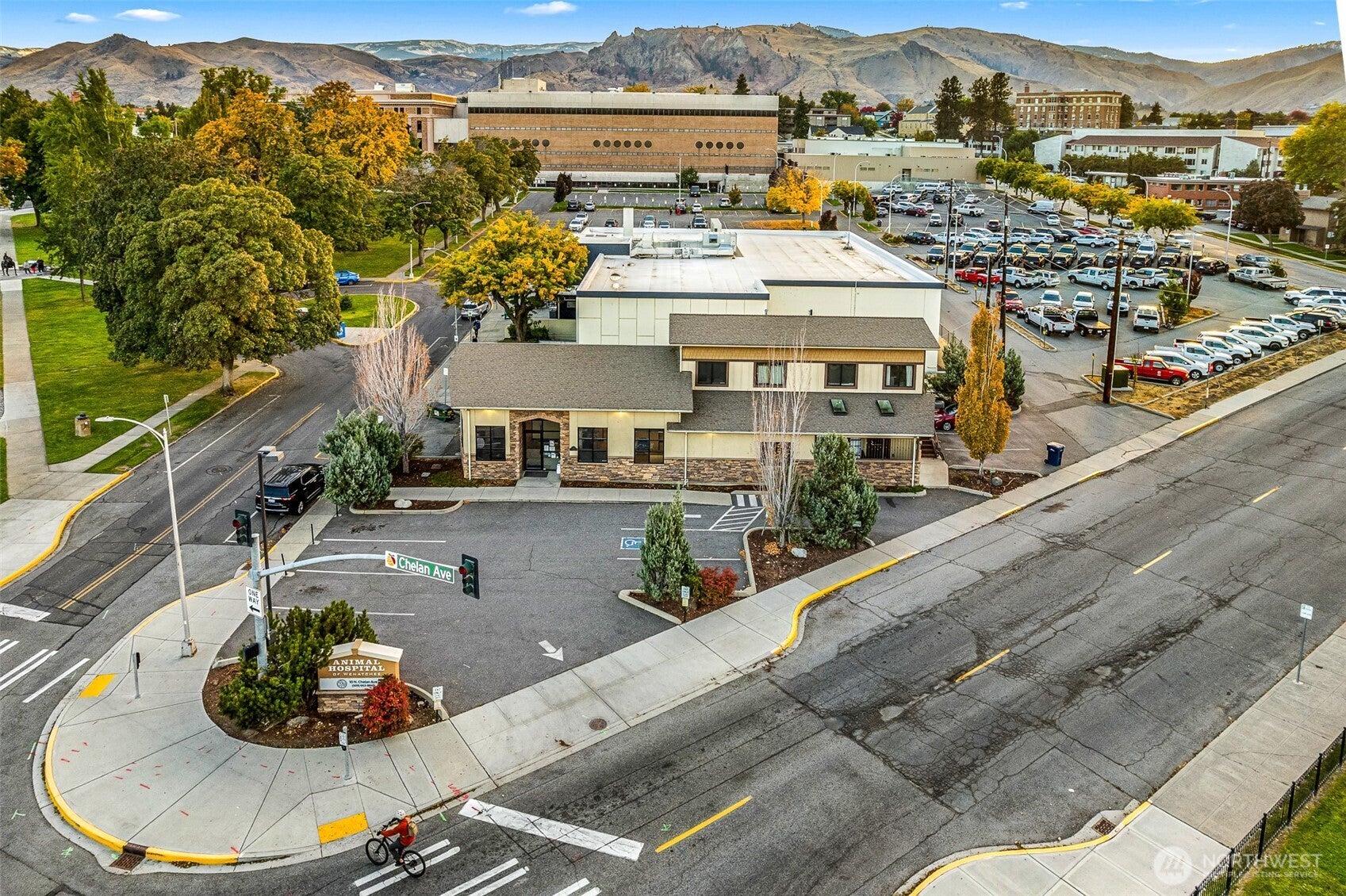 10 N Chelan Avenue — photo