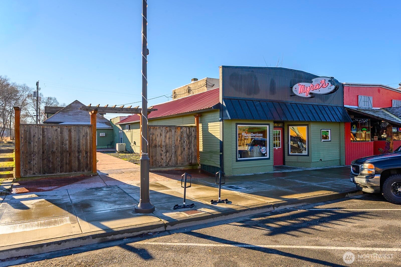315 E Main Street — photo