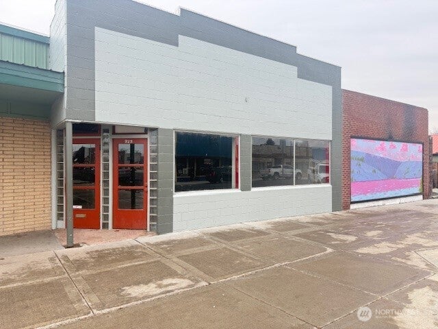 323 E Main Street — photo