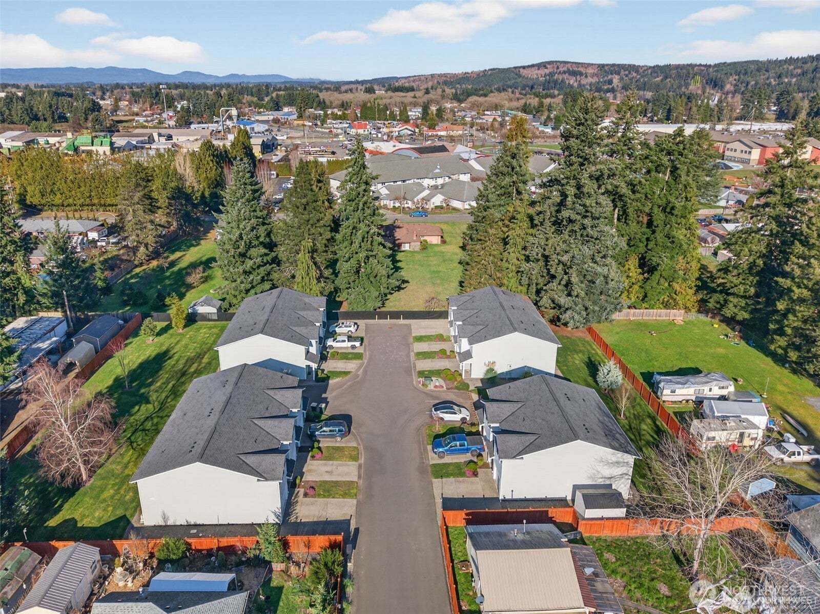 1409 1412, 1413, 1414 Nora Lane — photo