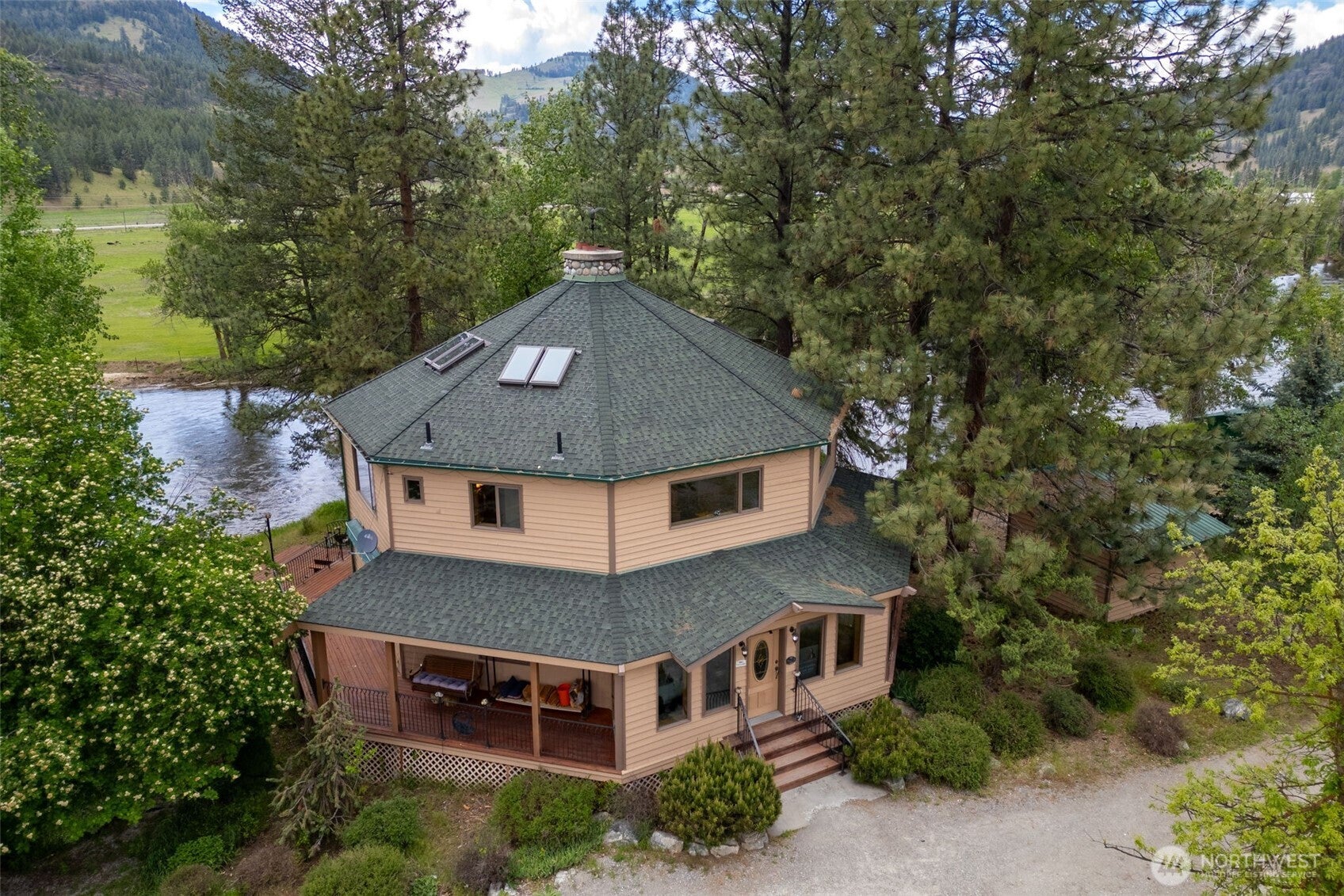 21 Louie Creek Road — photo