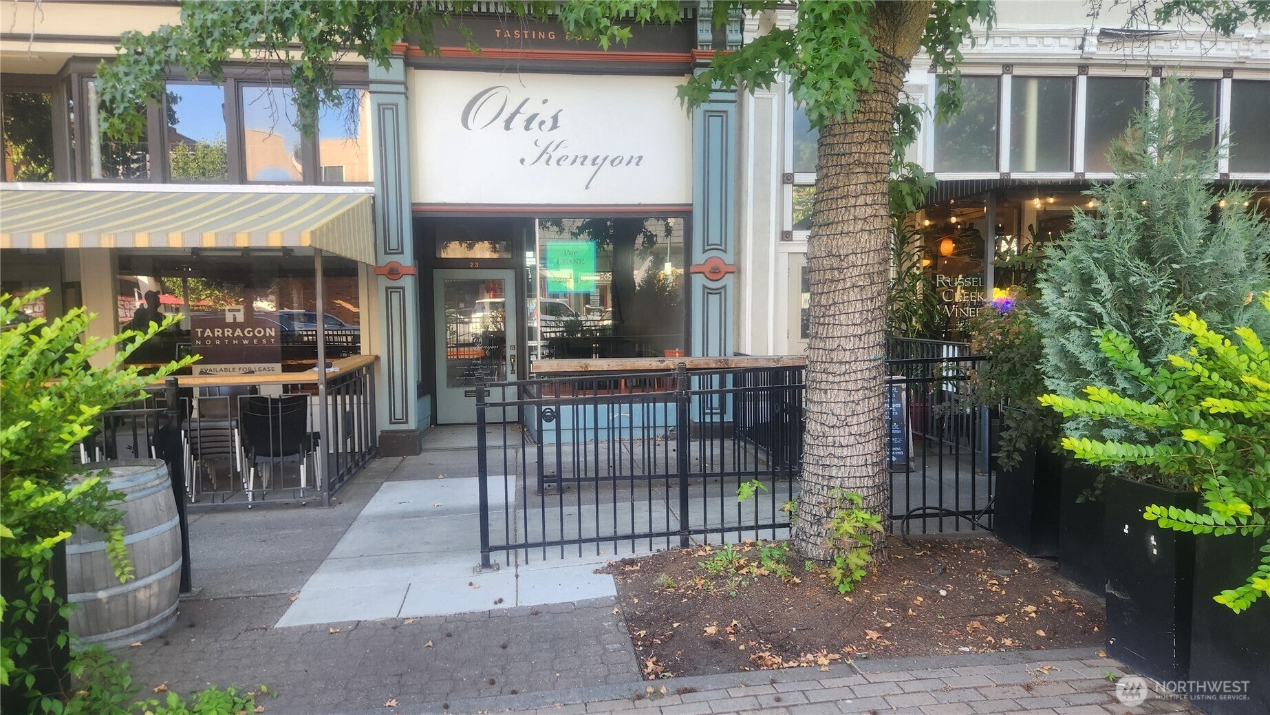 23 E Main — photo