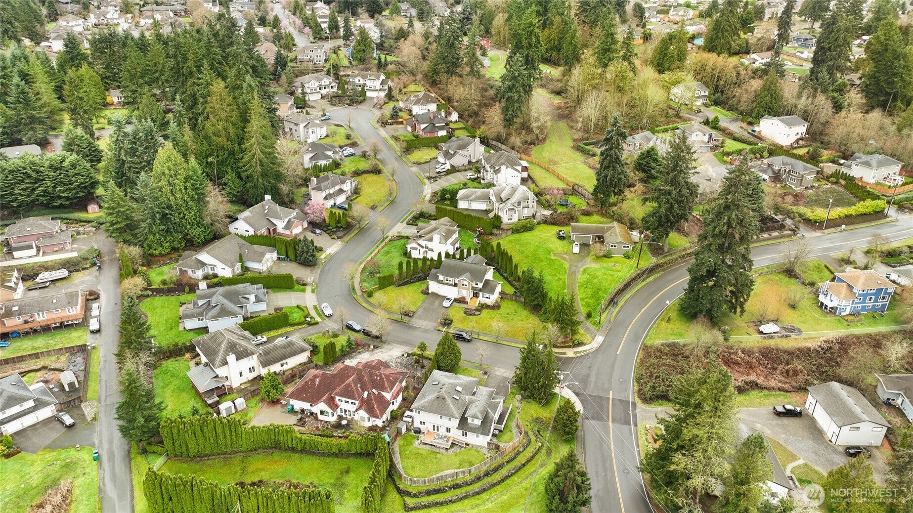 Home in Brier, WA 98036 — photo 2