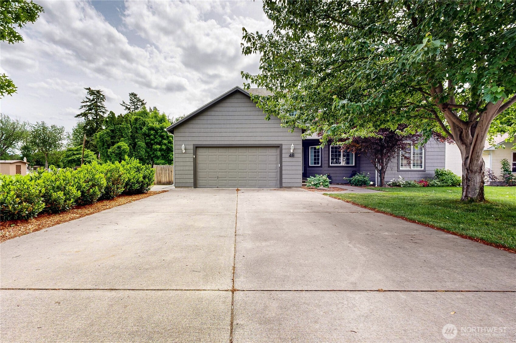 48 Parkwood Circle — photo