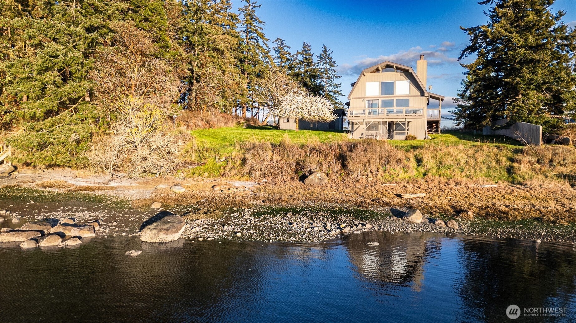239 Shoreland Drive — photo