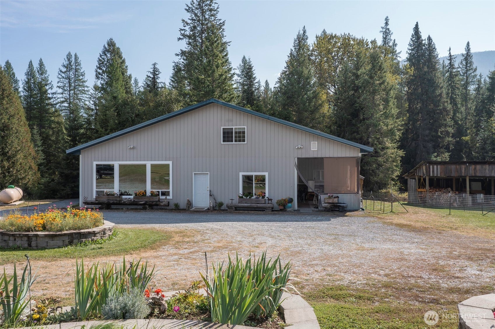 3829 Deep Lake Boundary Road — photo