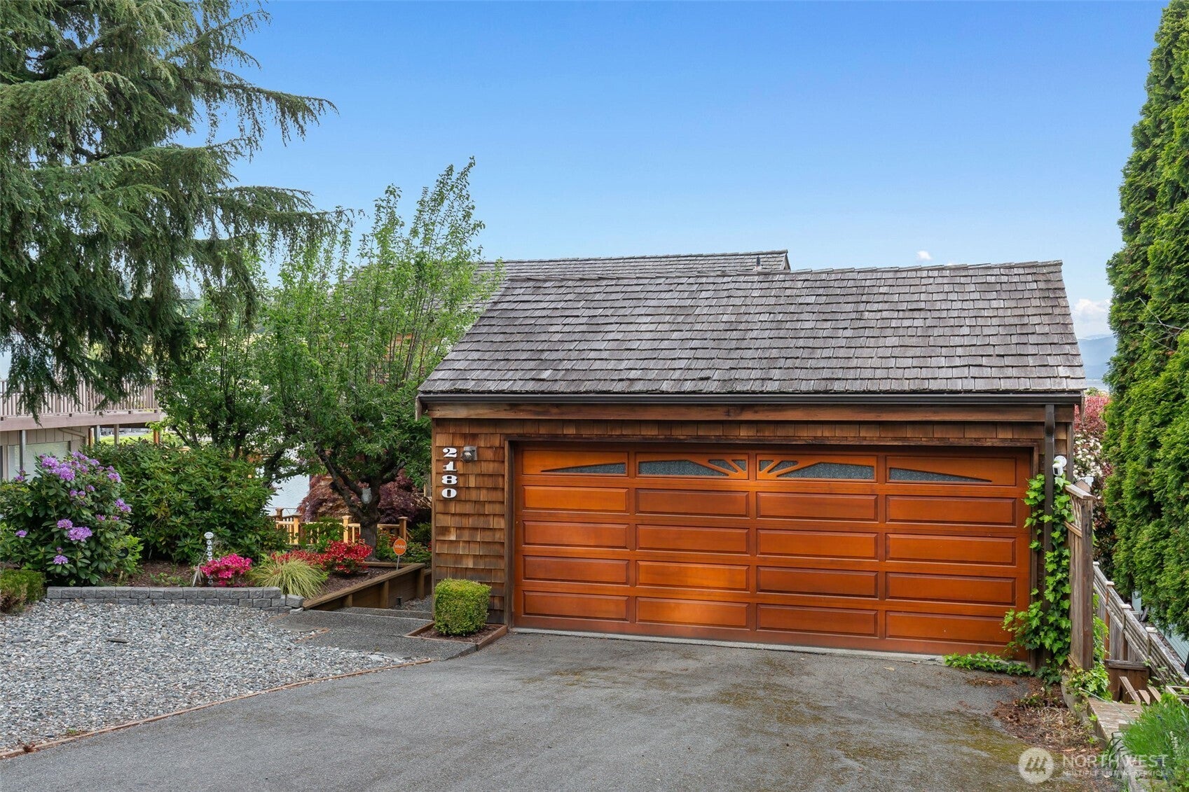 2180 Cove Drive — photo