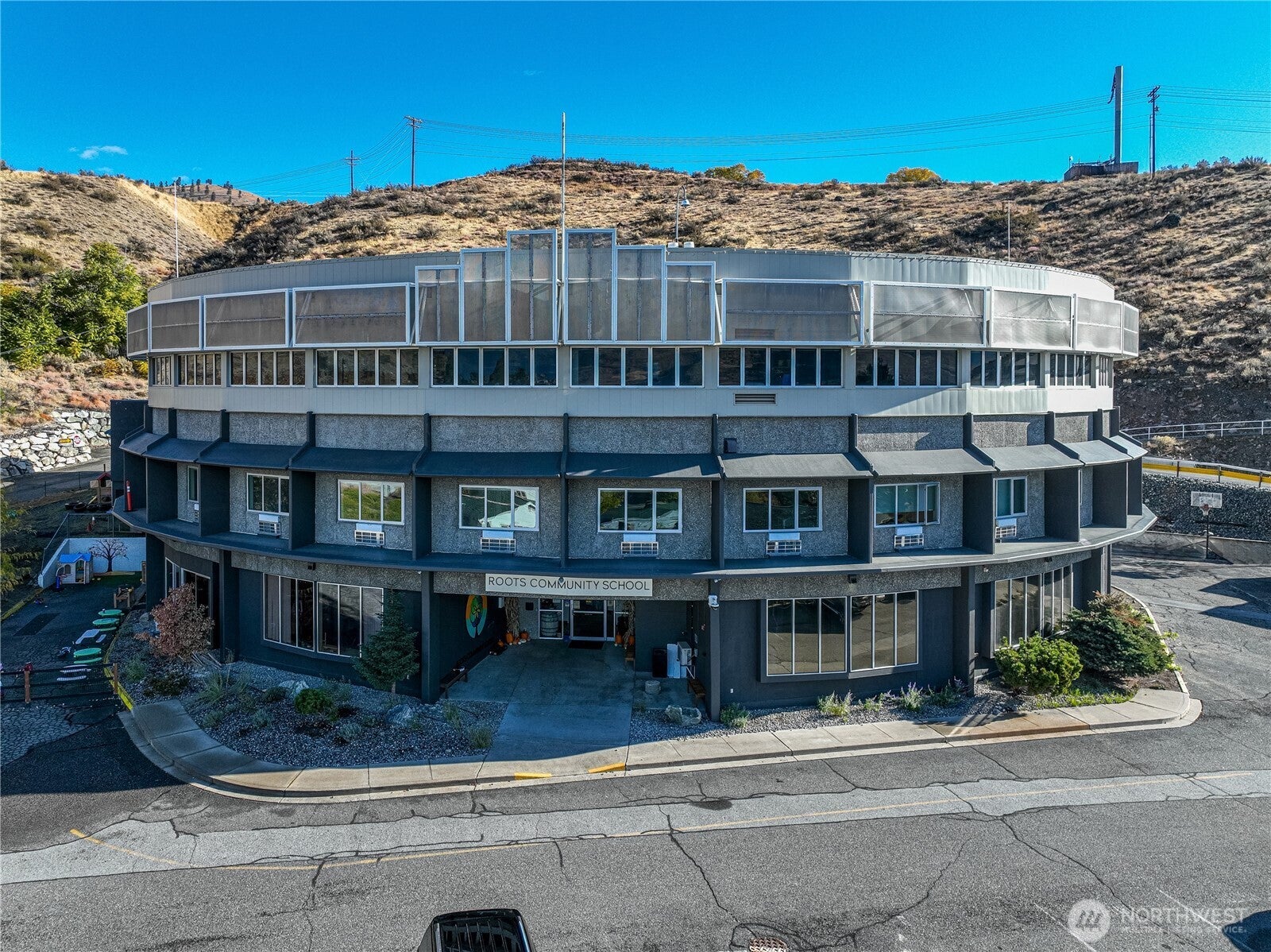 503 E Highland Avenue 218 — photo