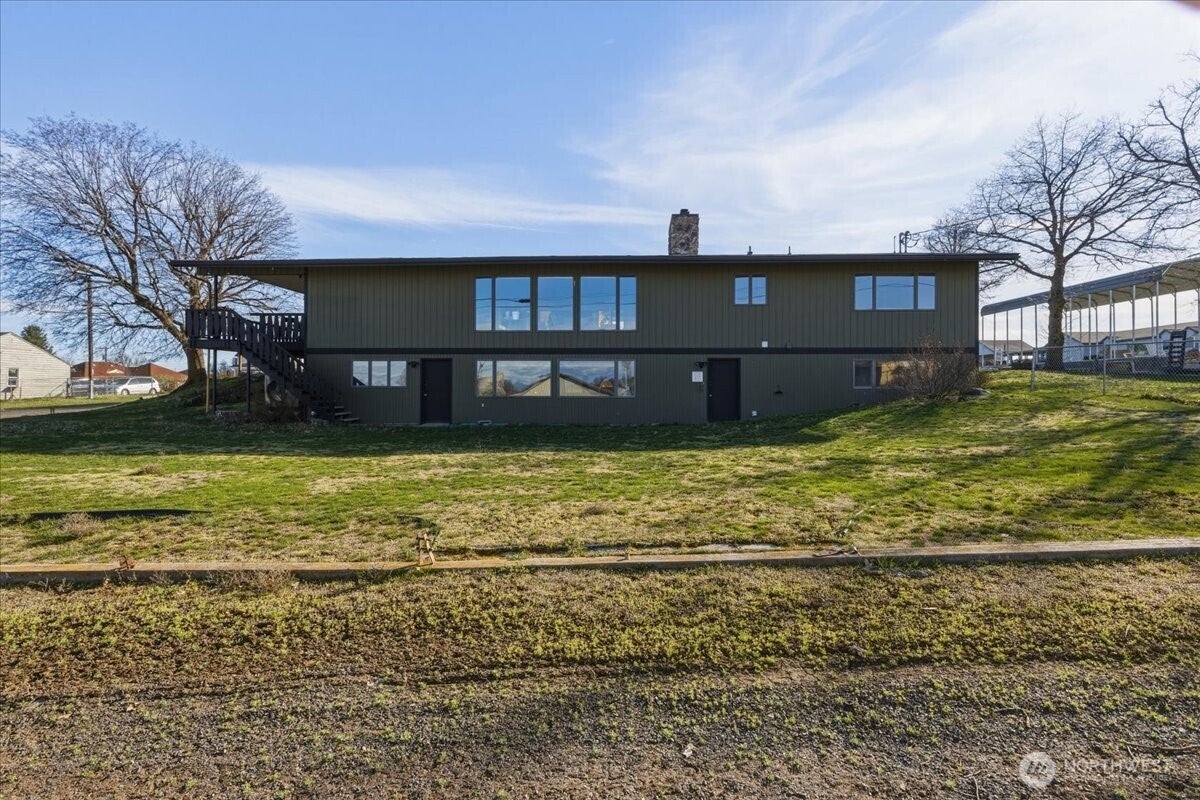 313 SE Trinity Avenue — photo