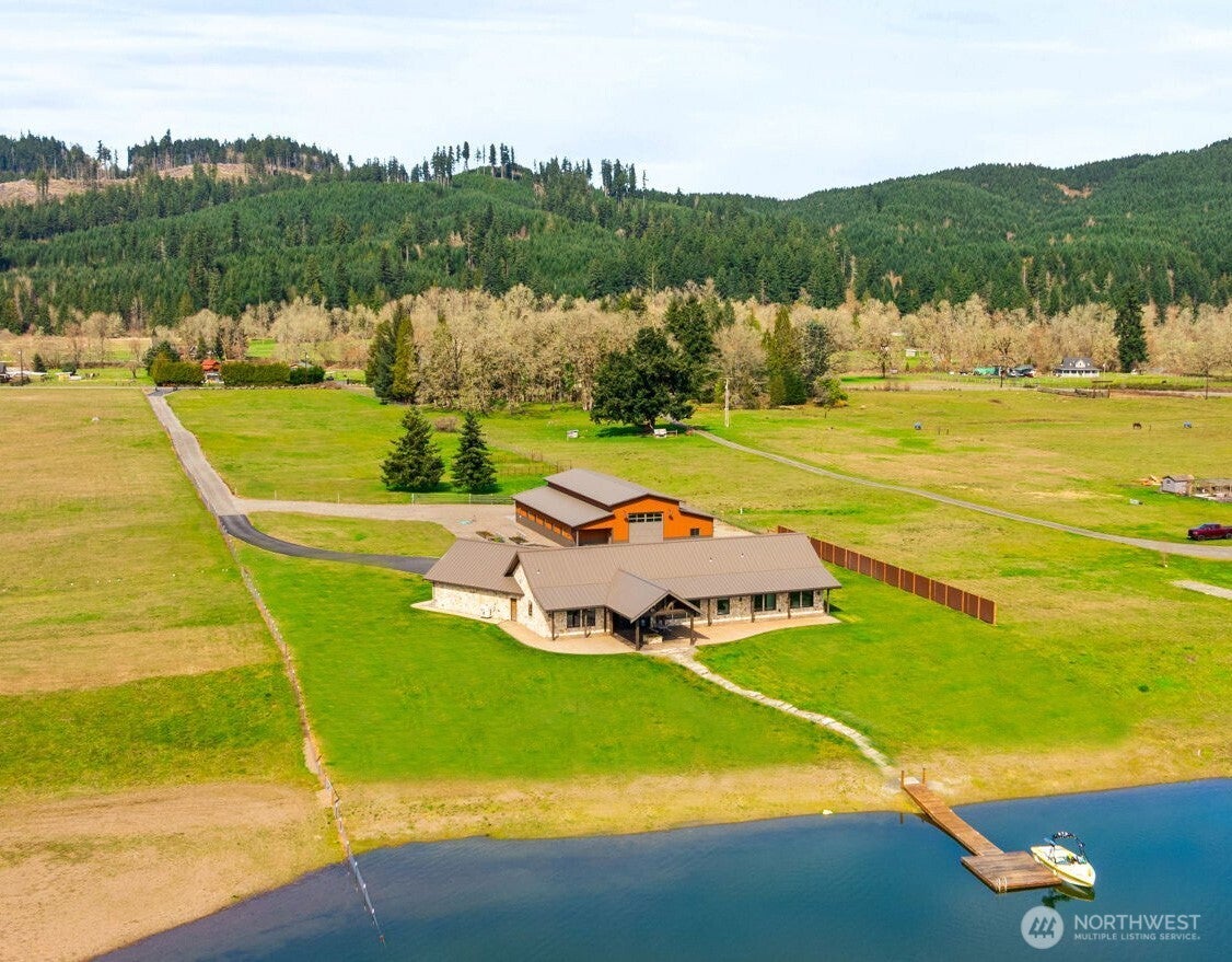 6401 Skookumchuck Road SE — photo