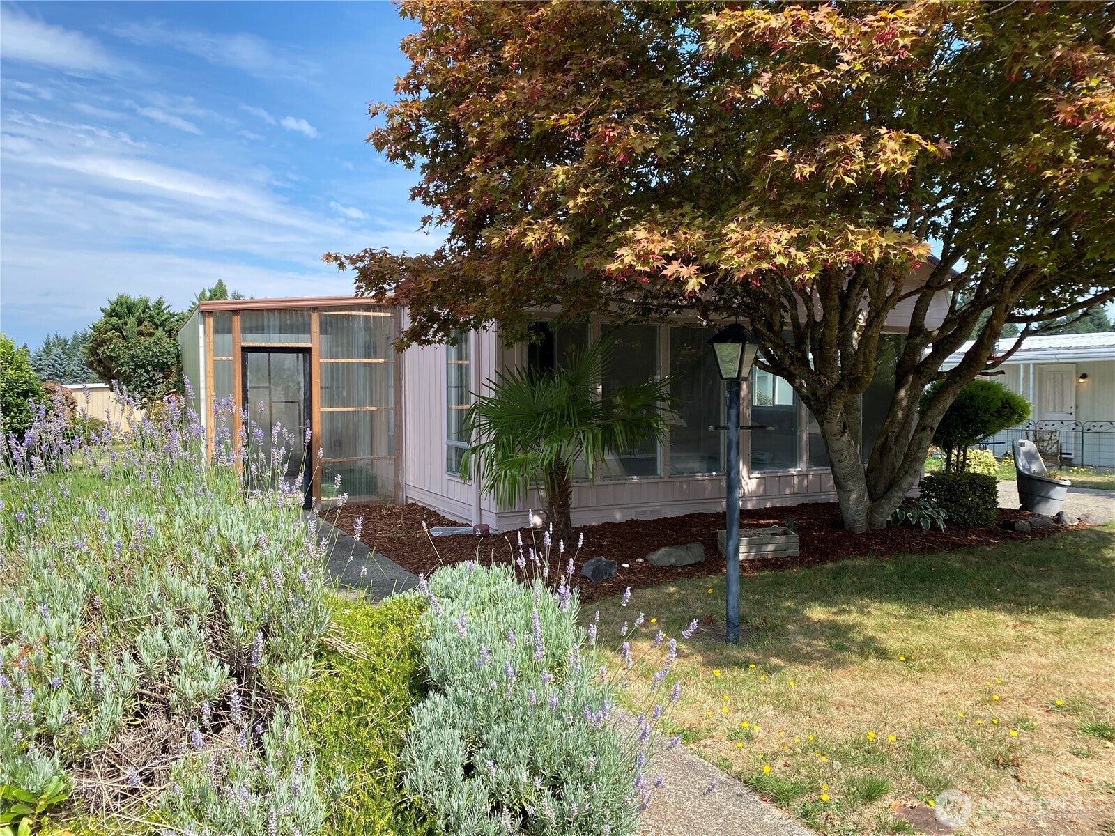 1342 Alonda Lane NE — photo