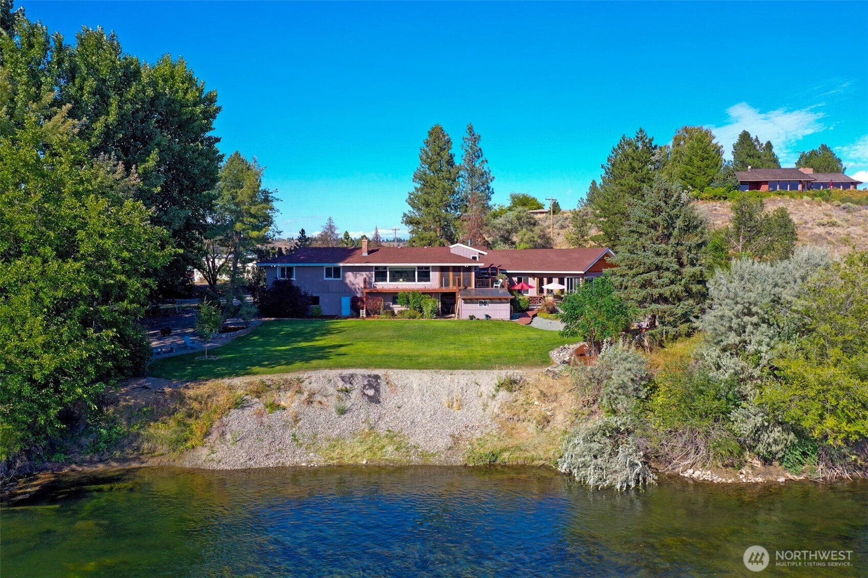 725 Okoma Drive — photo