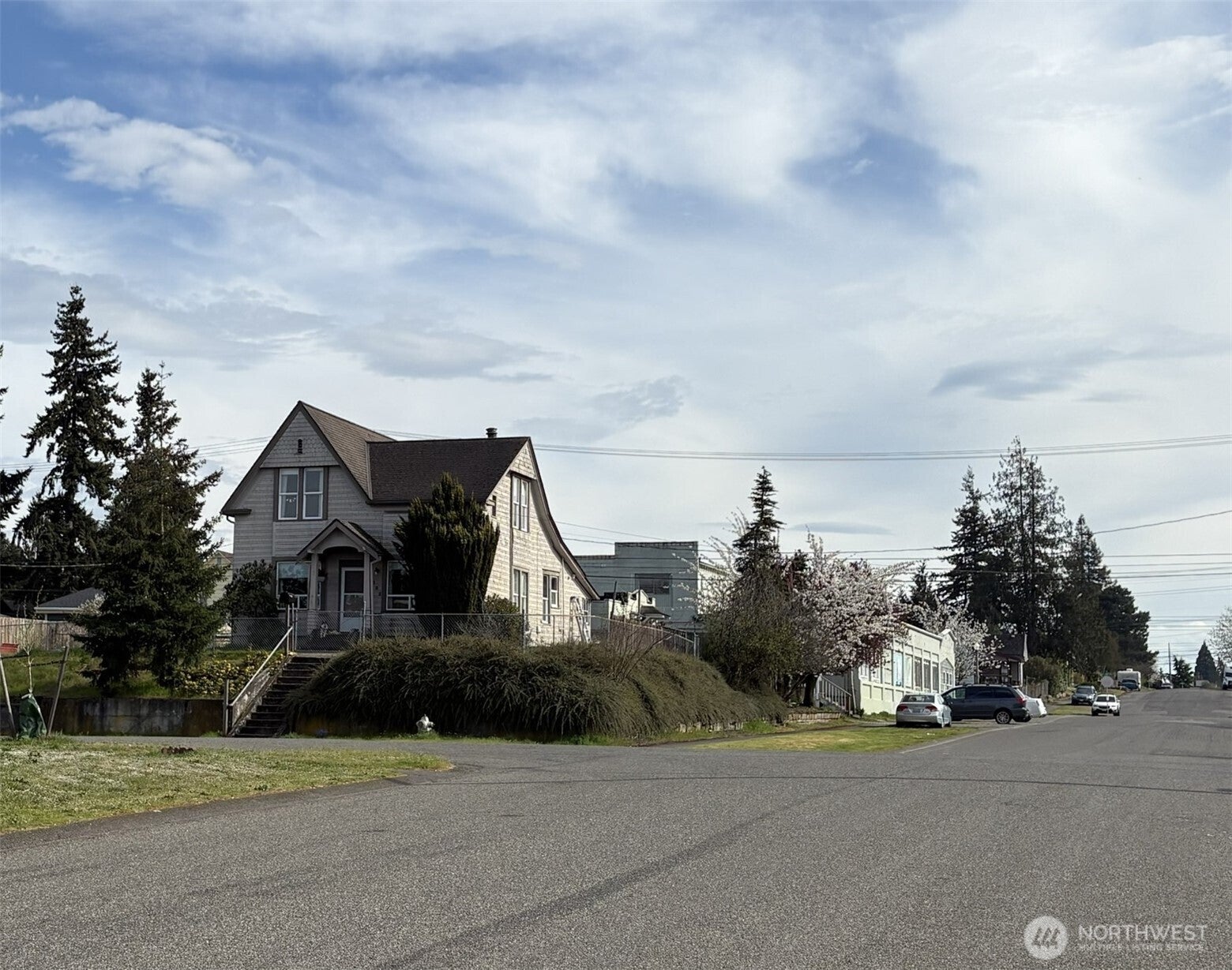 502 E Wright Avenue — photo