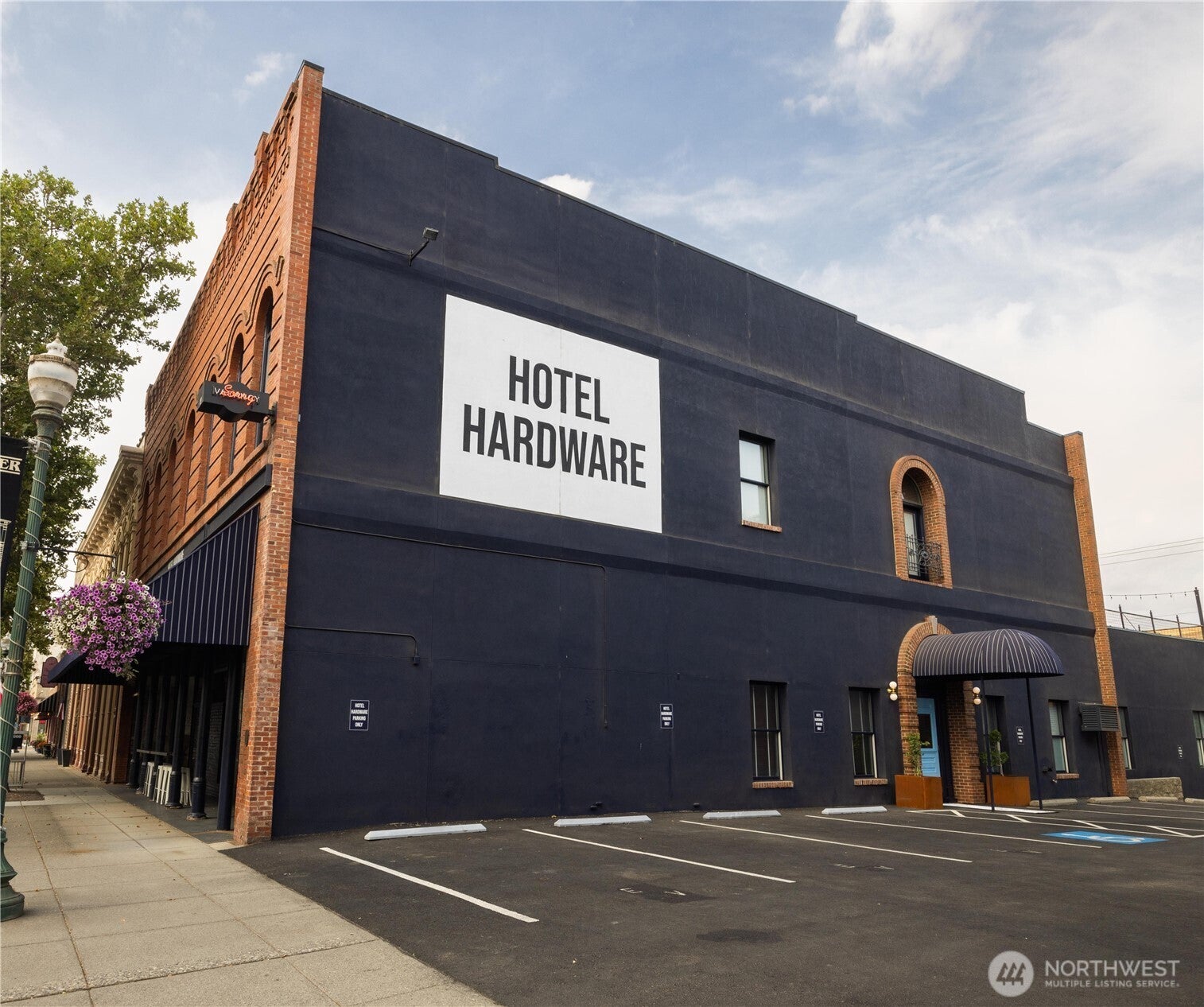 235 E Main Street — photo