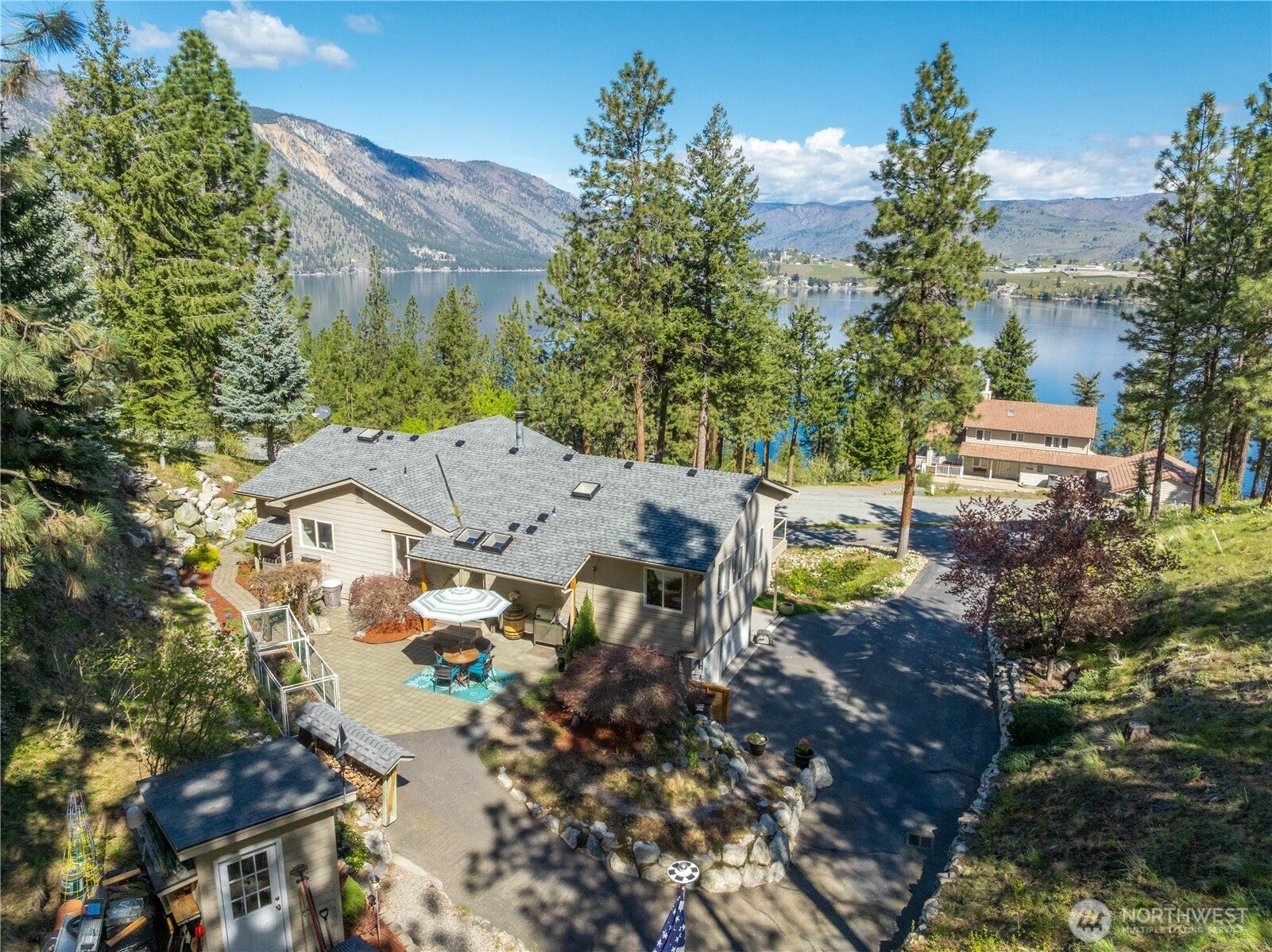 7379 Ridgeview Drive — photo