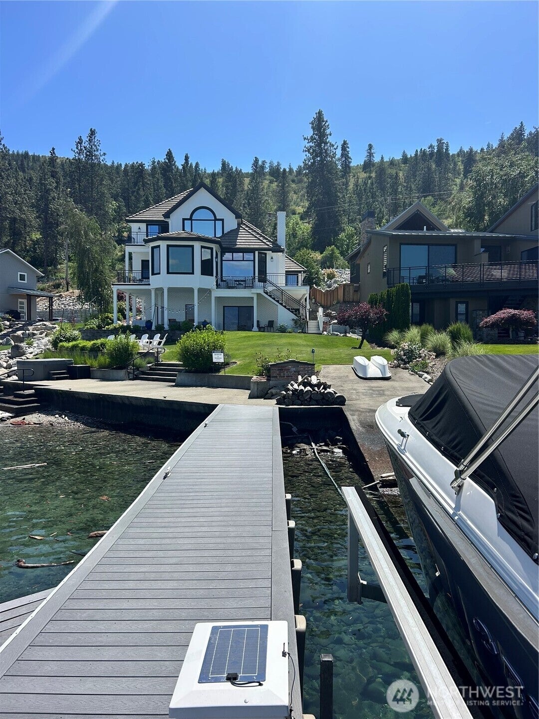 3300 S Lakeshore Rd — photo