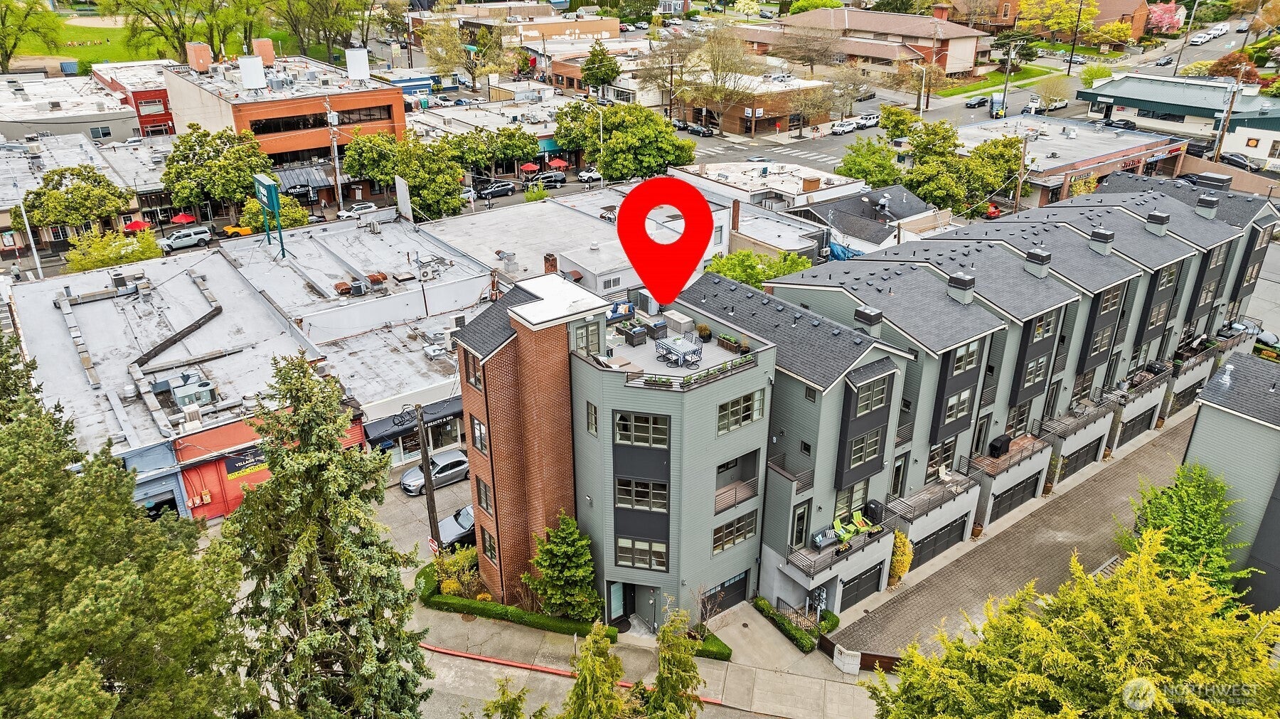 3215 W Lynn Street — photo