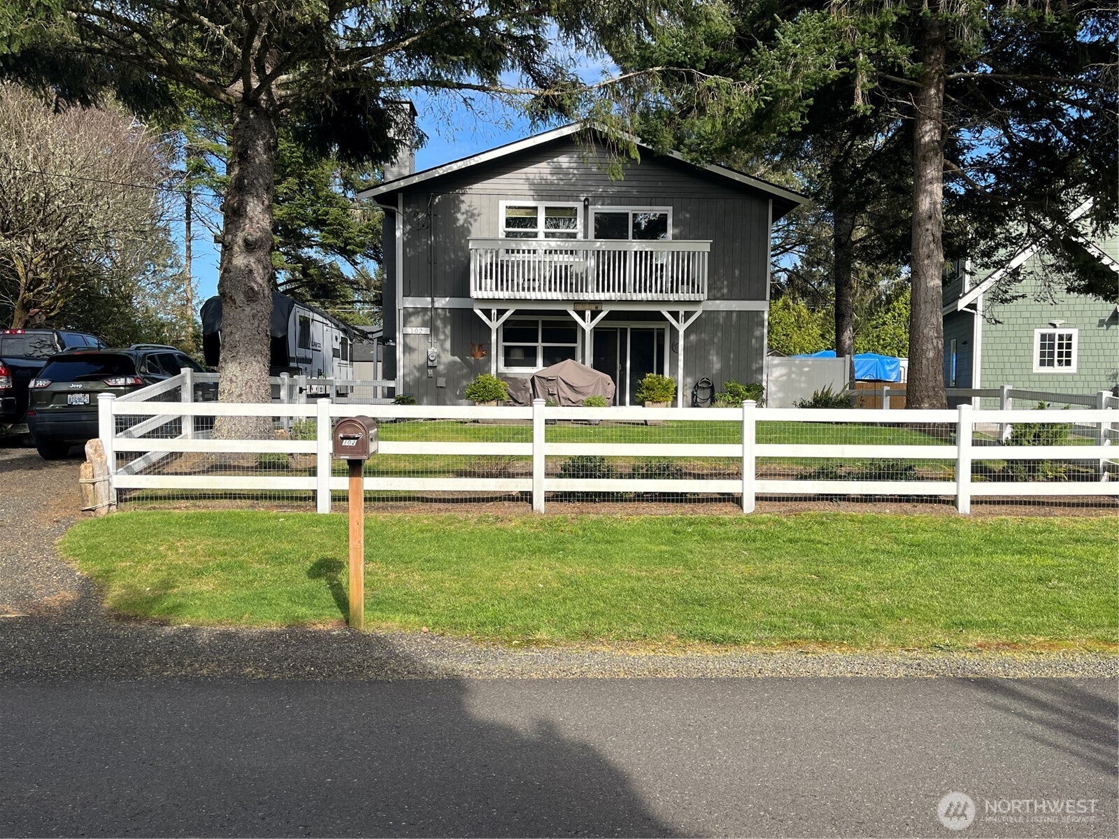 102 N Narwhal Loop NW — photo