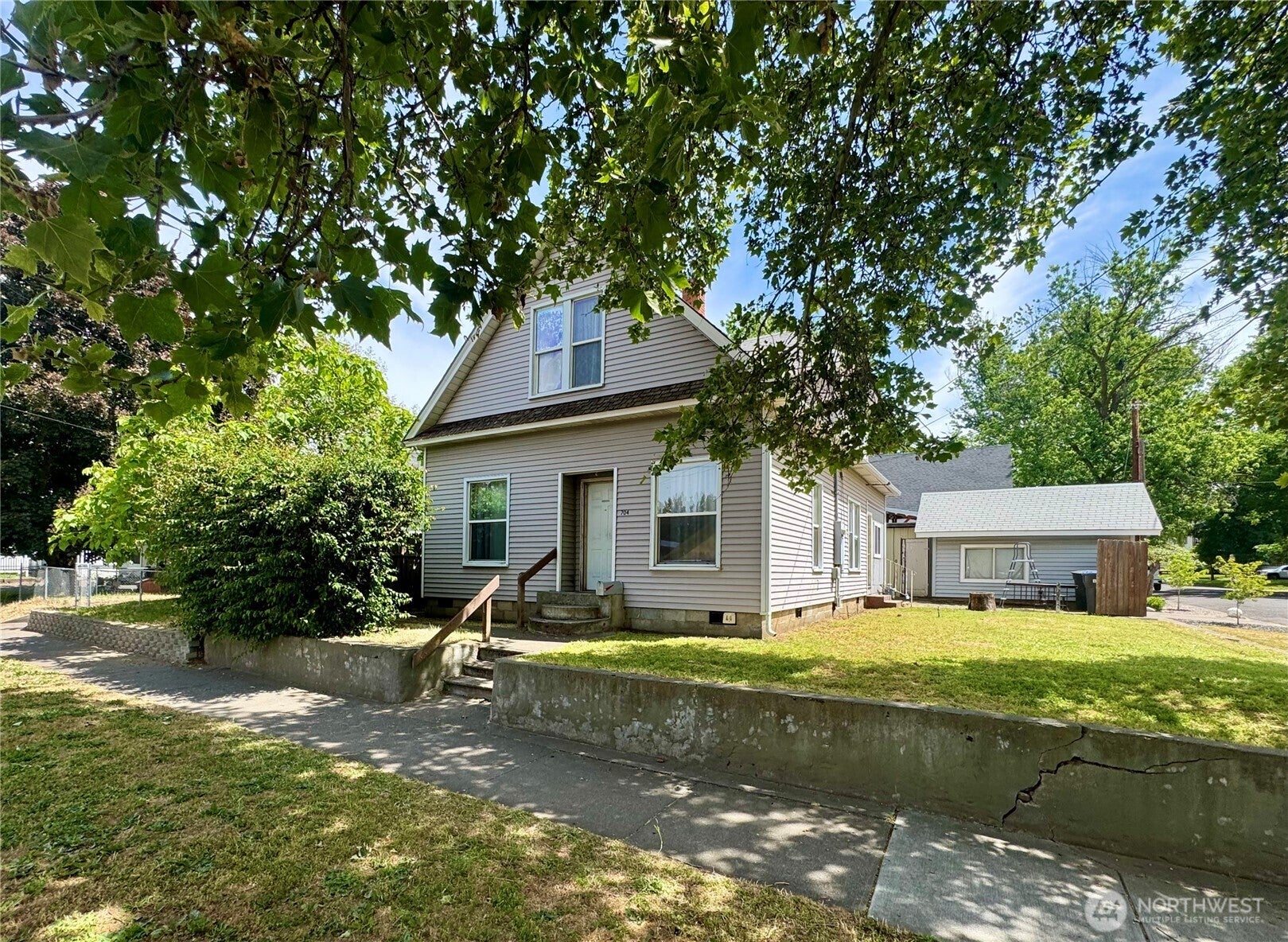 704 N Rose Street — photo