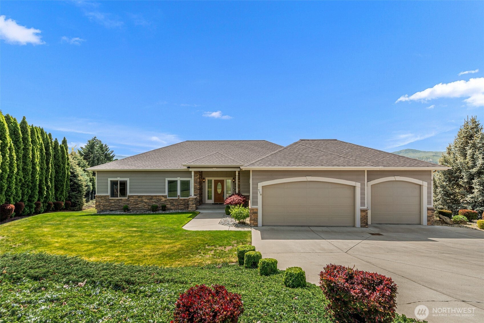 718 Briarwood Drive — photo