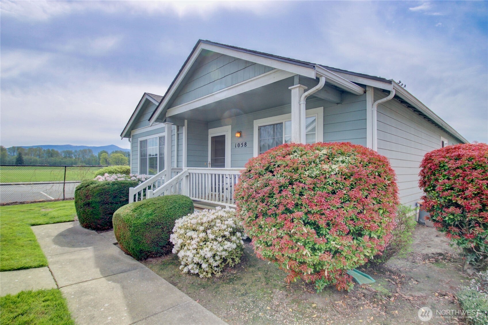 1058 Sinclair Way 1058 — photo