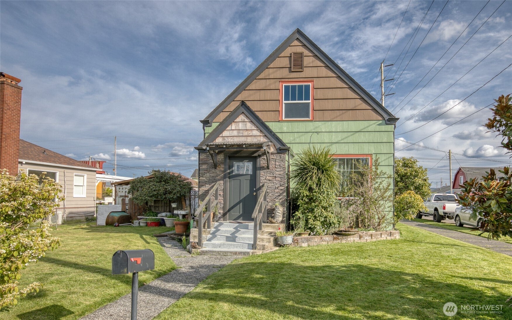 823 W 3rd Street — photo