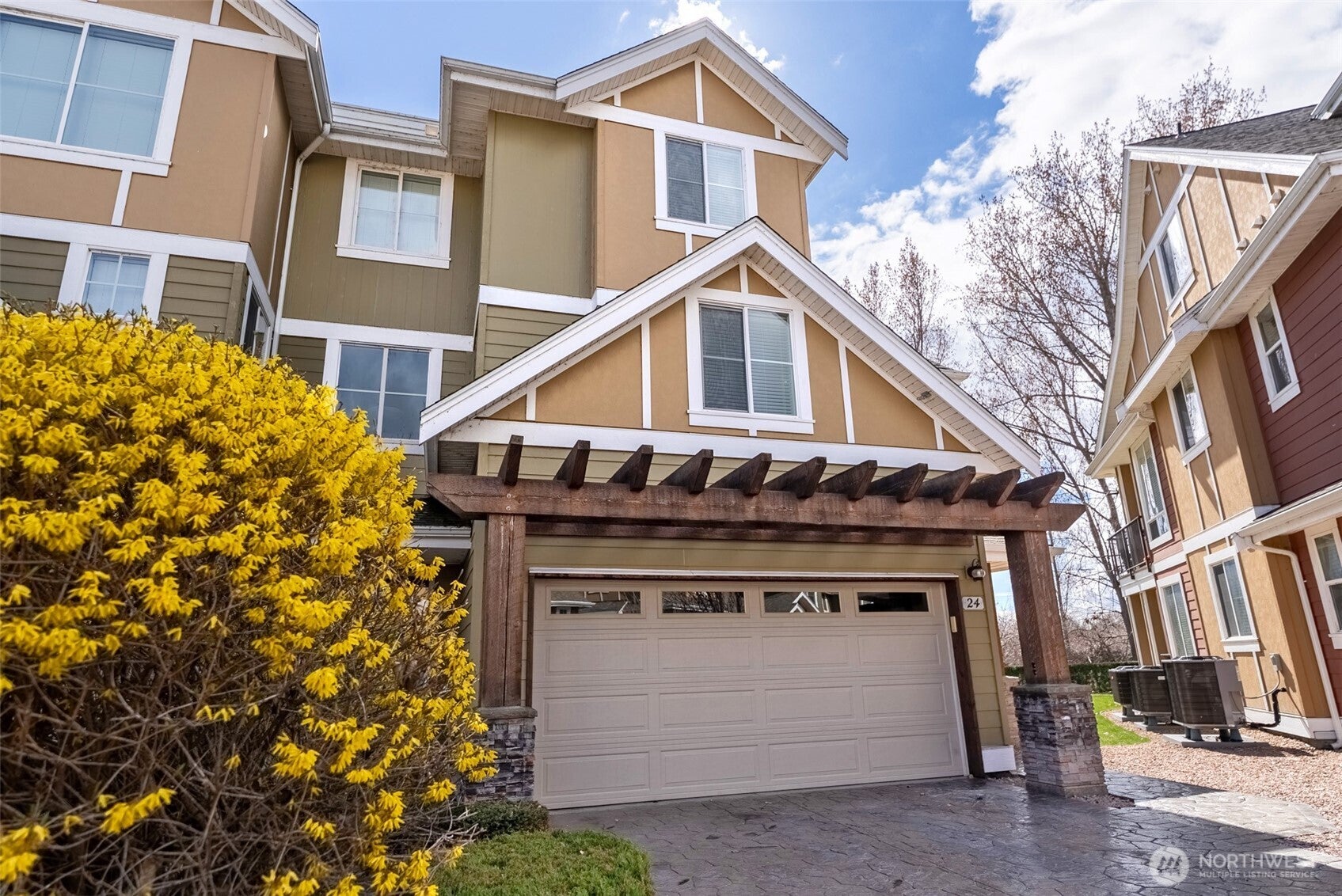 24 Sandalia Court — photo