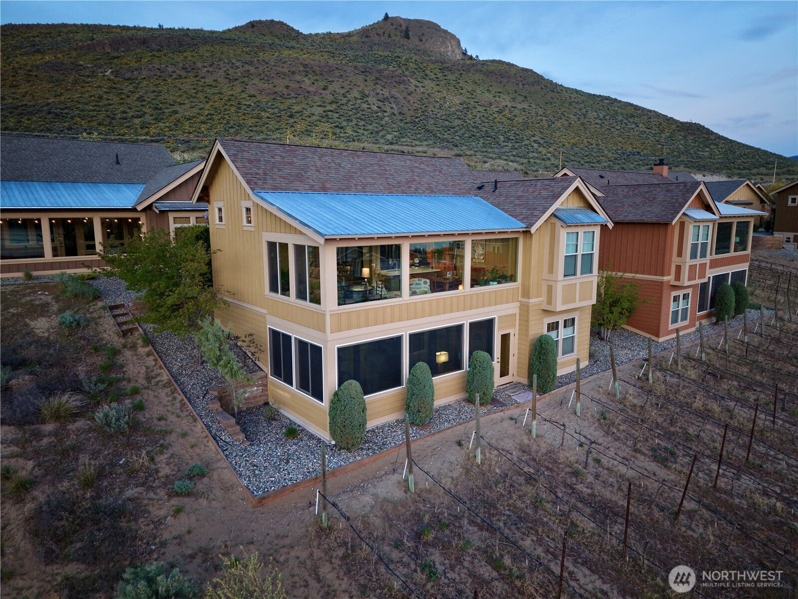122 Village Way — photo