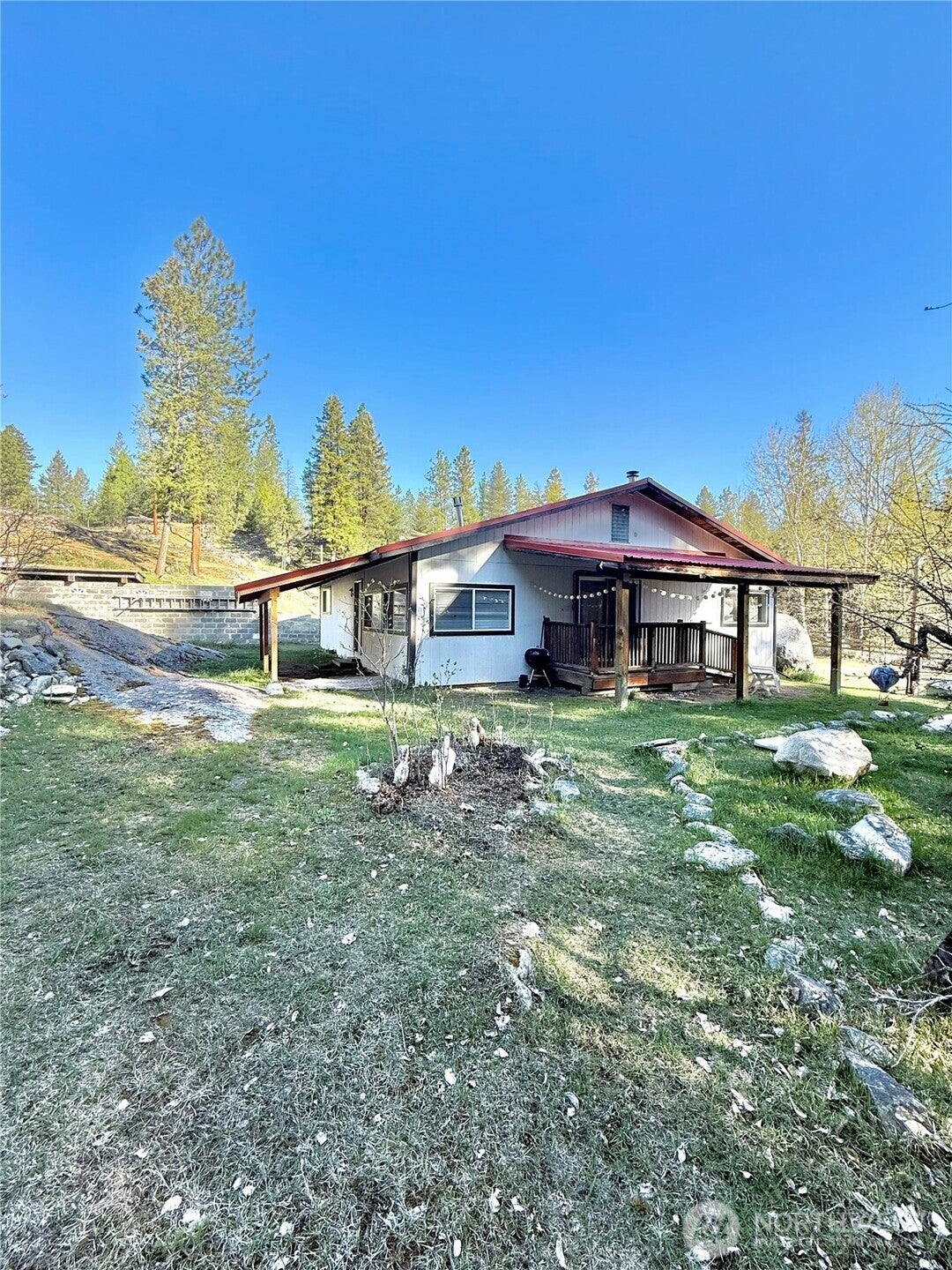 1092 Aeneas Valley Road — photo