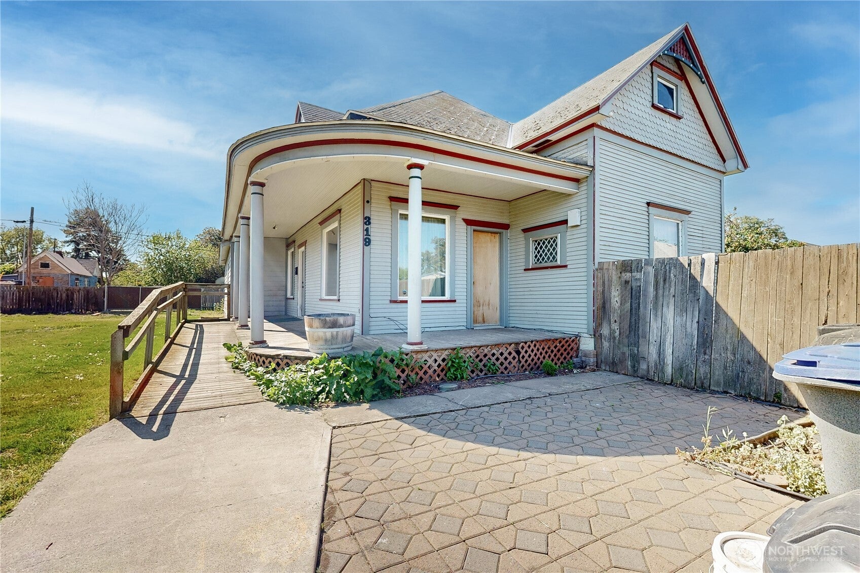 319 W Cherry Street — photo