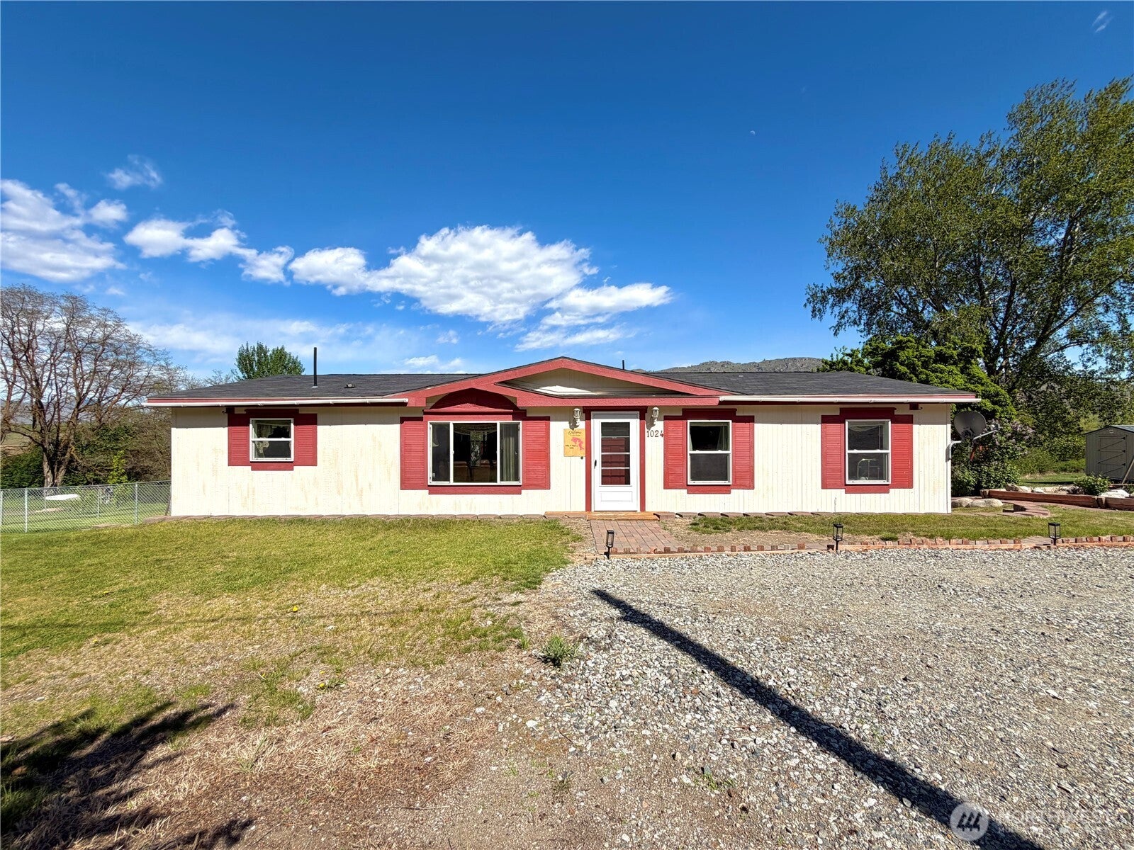 1024 Old Hwy 97 — photo
