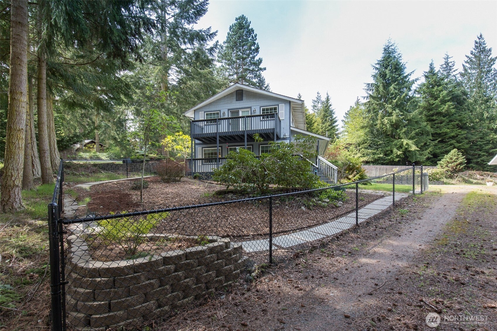 31 Salal Way — photo