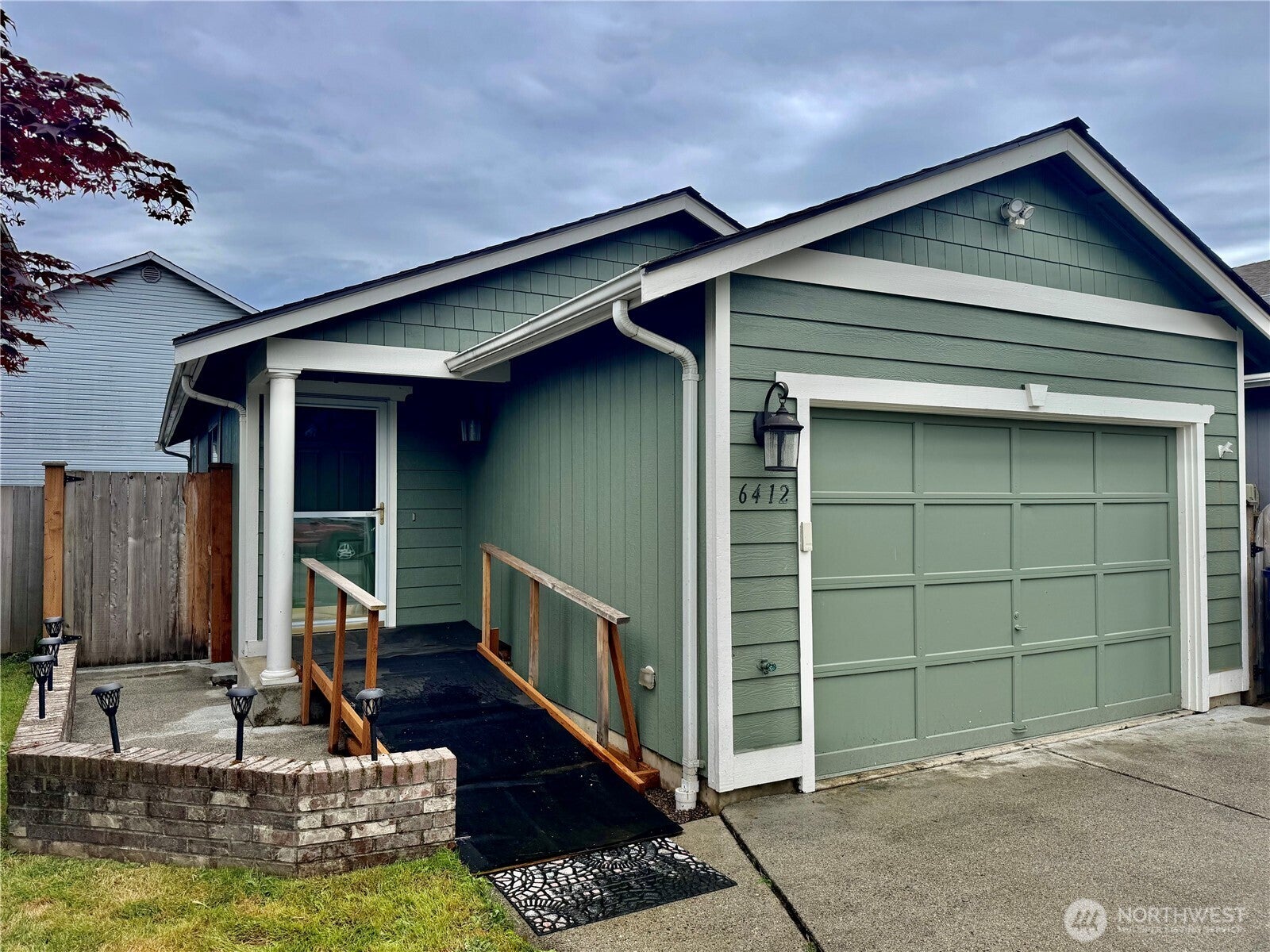 6412 79th Place NE — photo