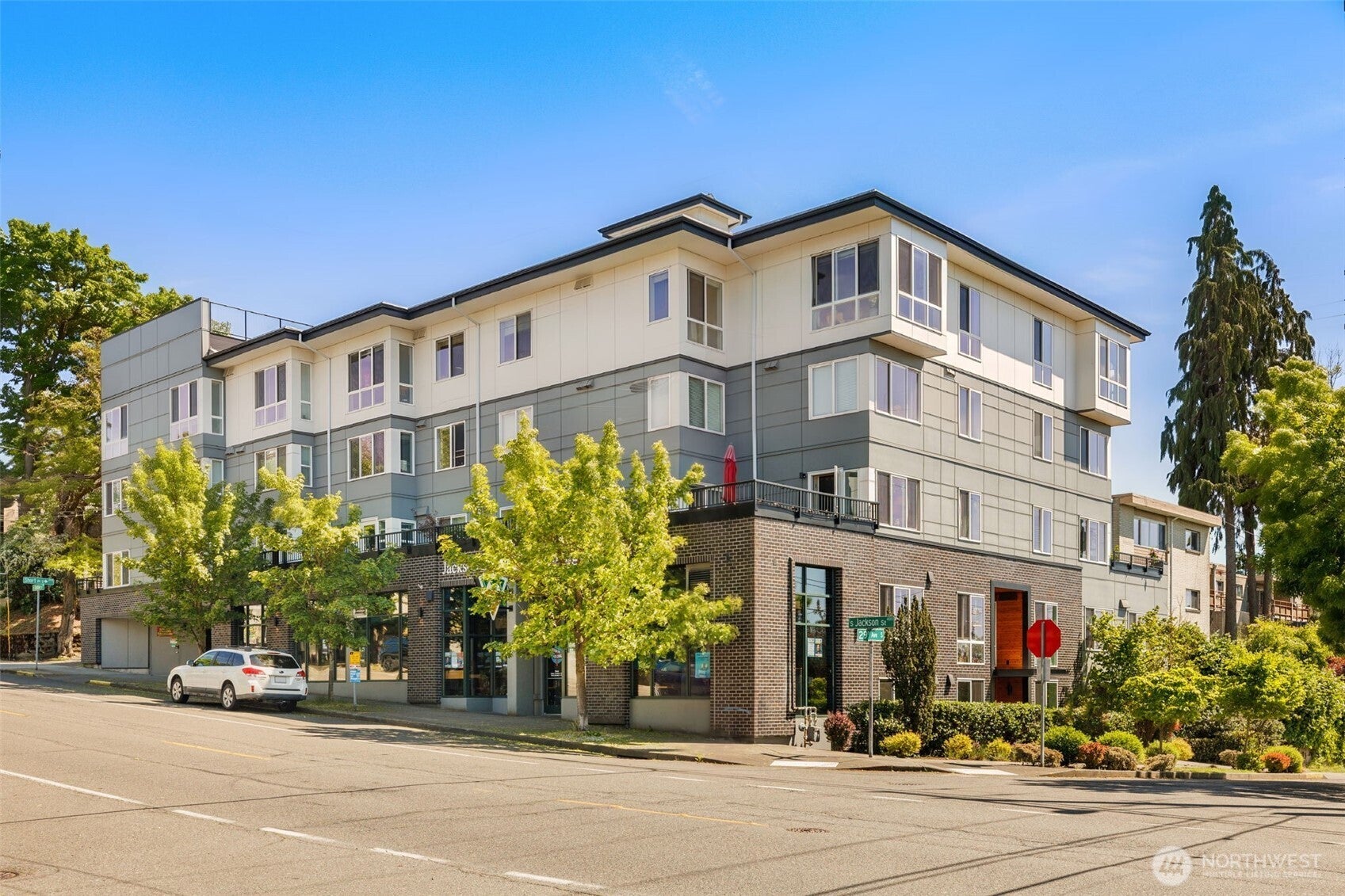 2901 S Jackson Street 404 — photo