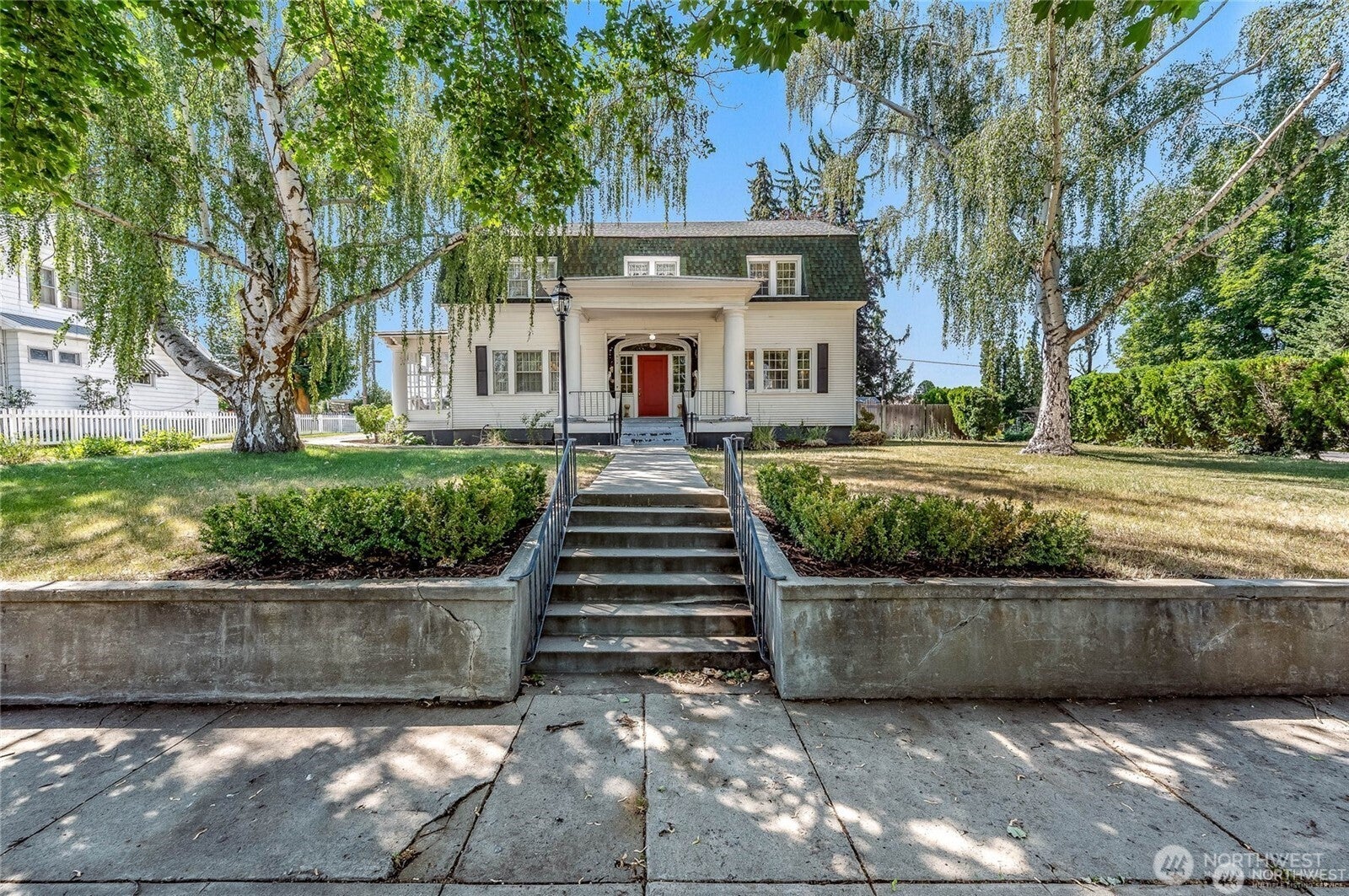 612 E Birch Street — photo