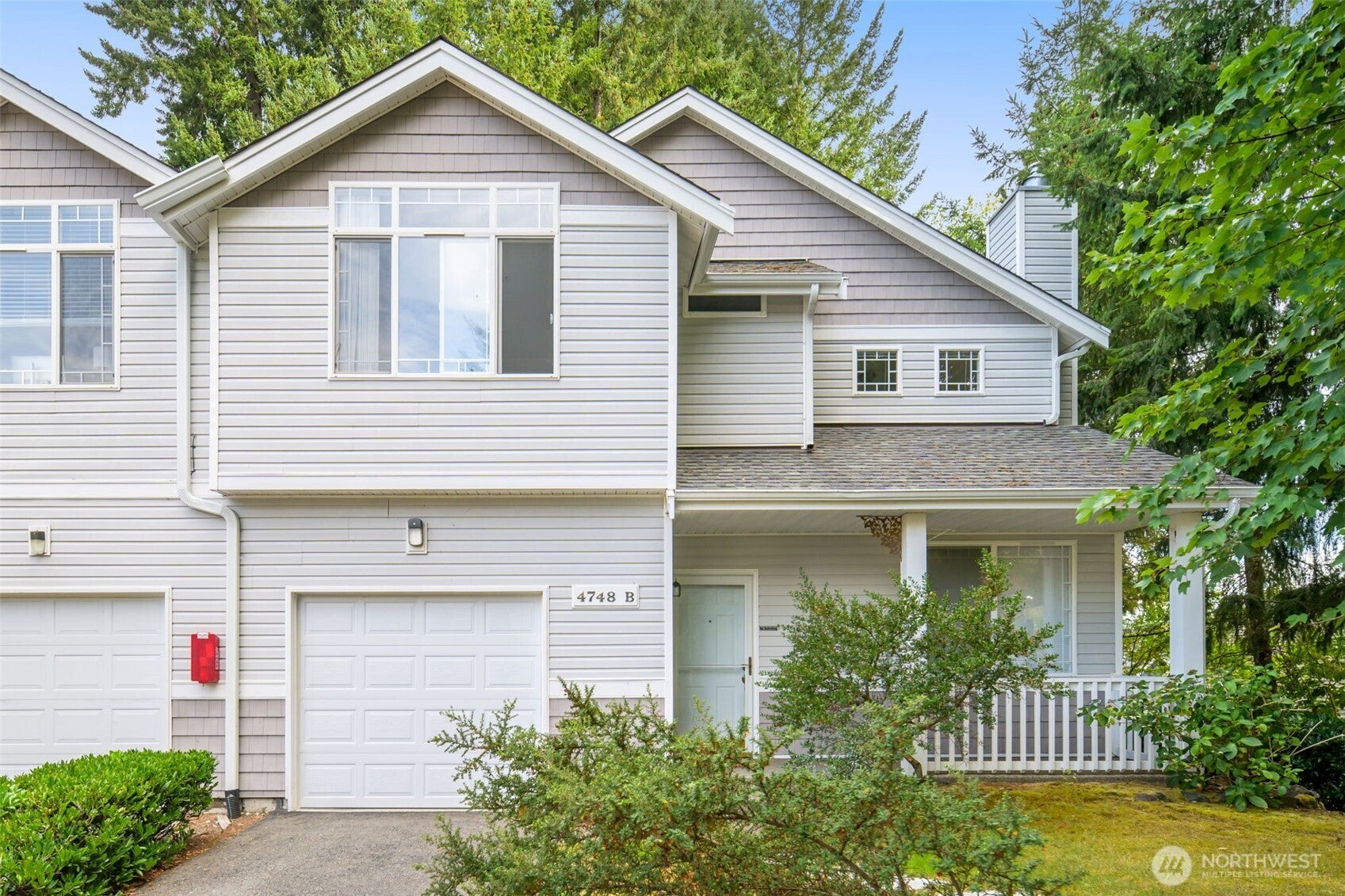 4748 Lakeshore Lane SE B — photo