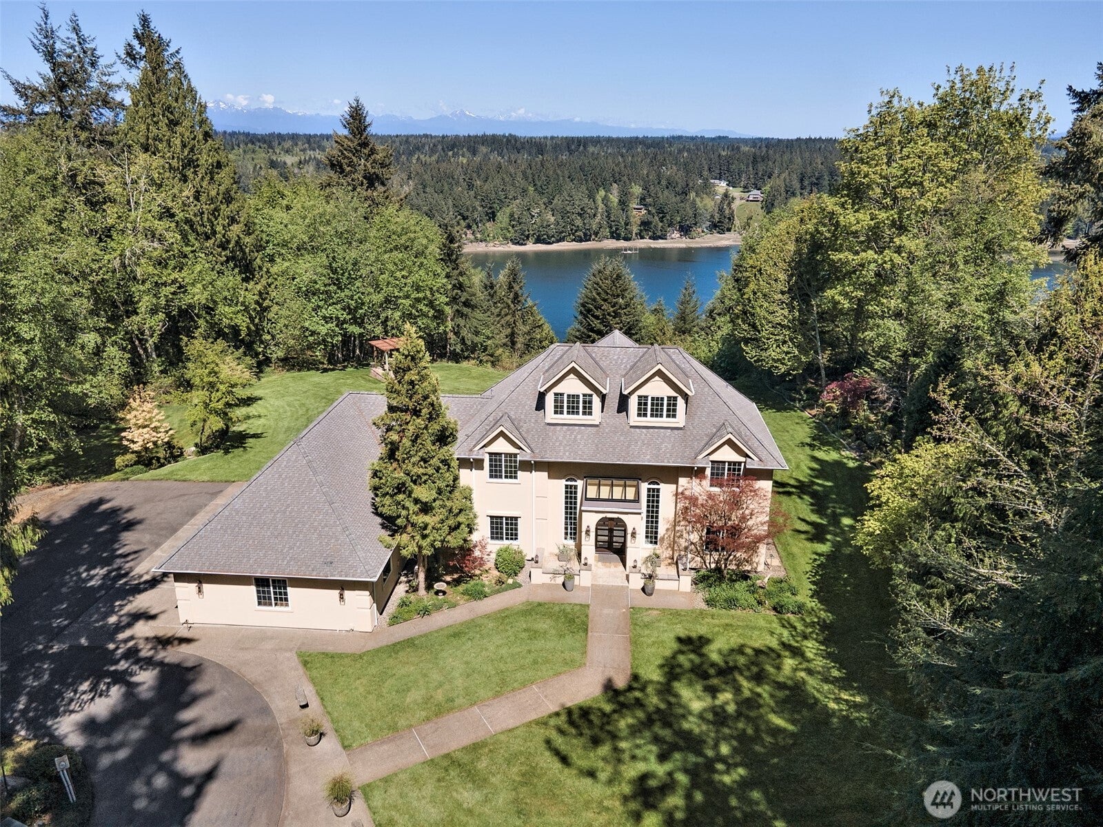 110 SE Lazy Dog Lane — photo