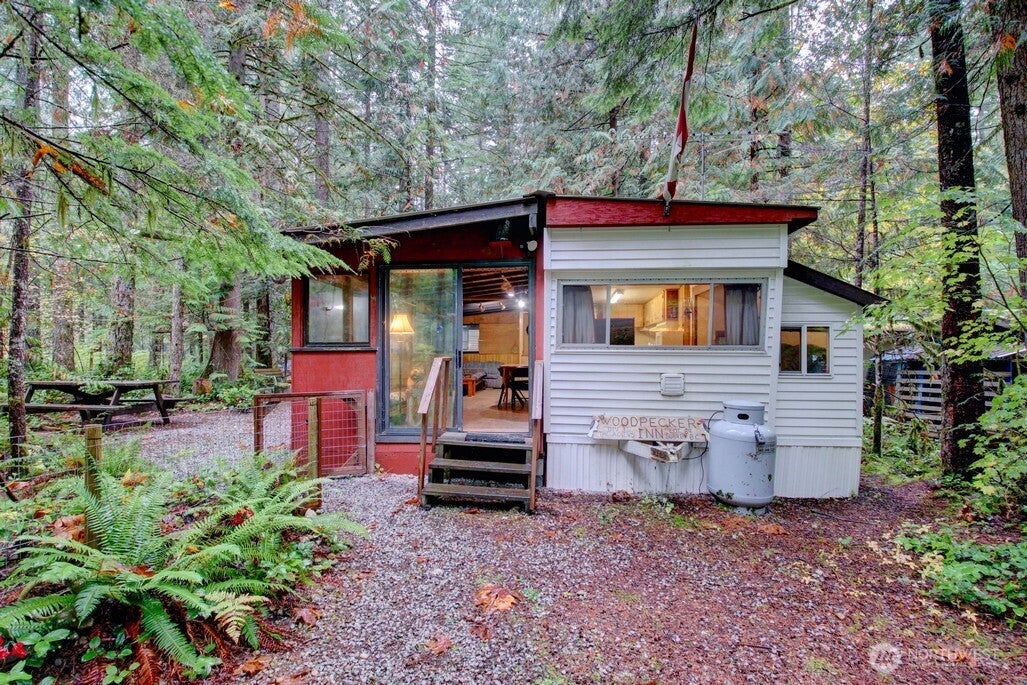 89 Sunset Circle — photo