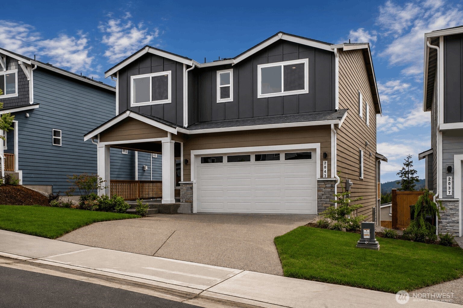 2043 NE Norseman Way — photo