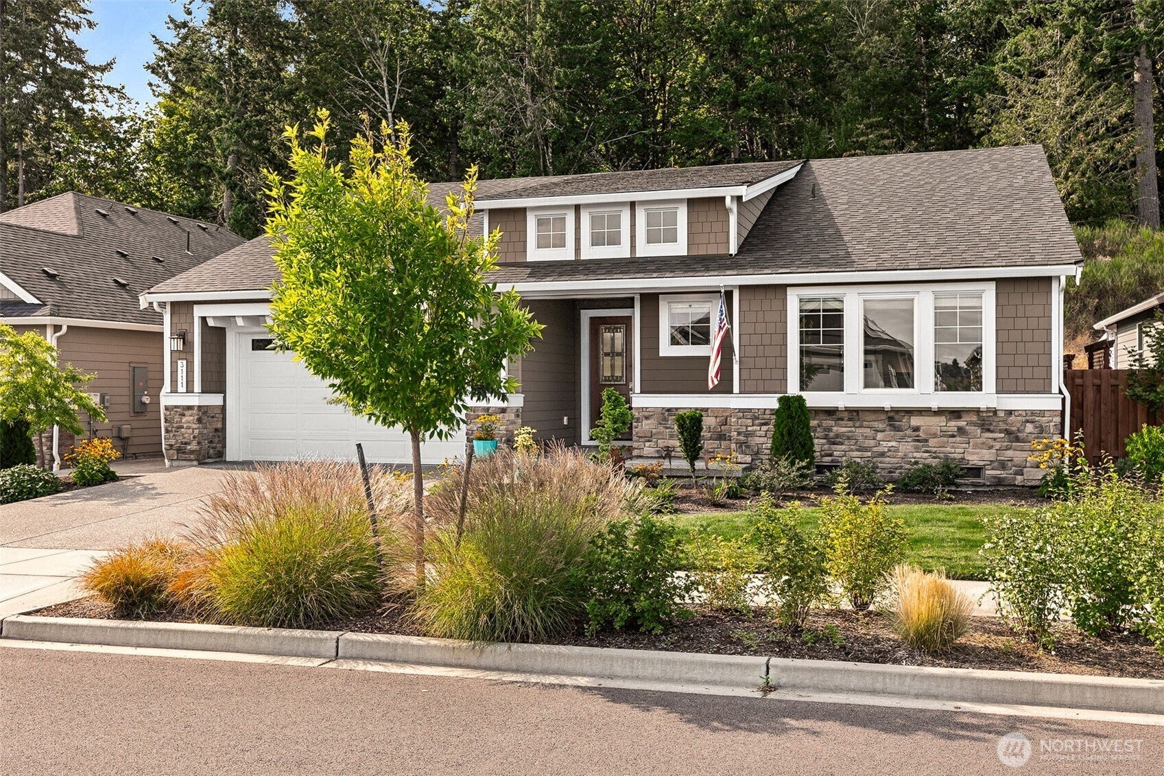 3111 Arrowroot Loop SE — photo