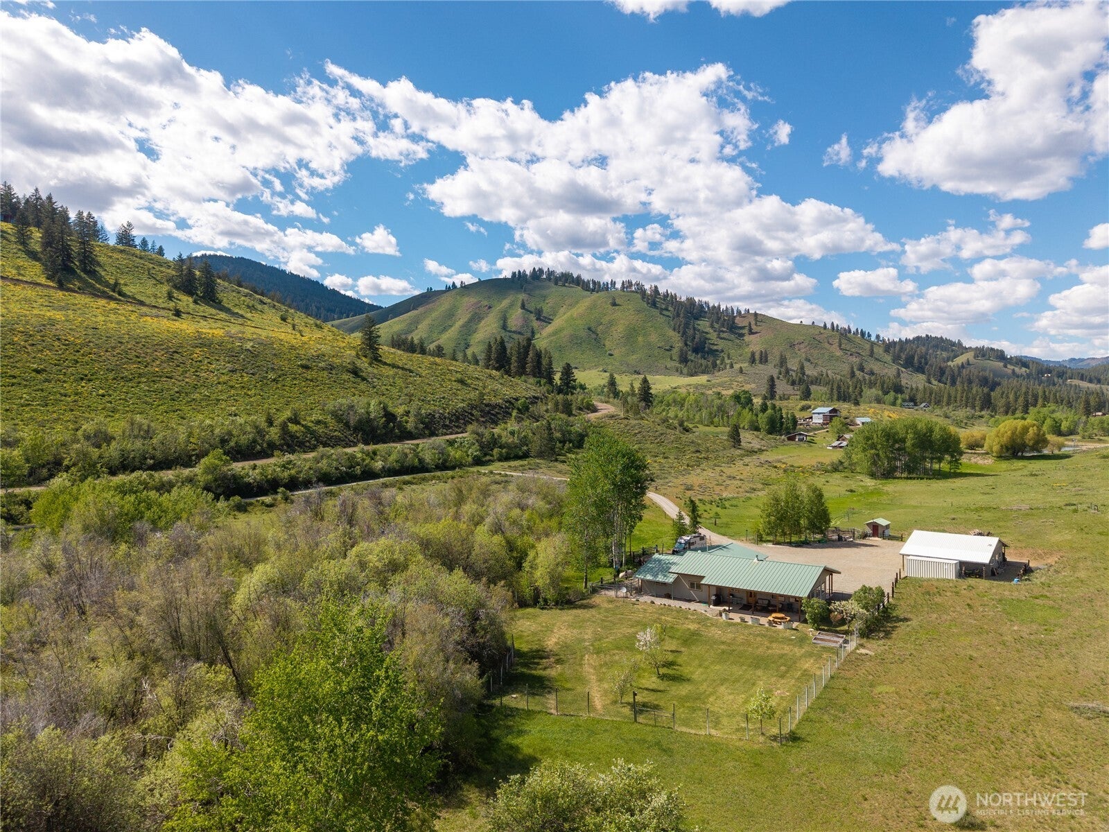 446 Rendezvous Road — photo