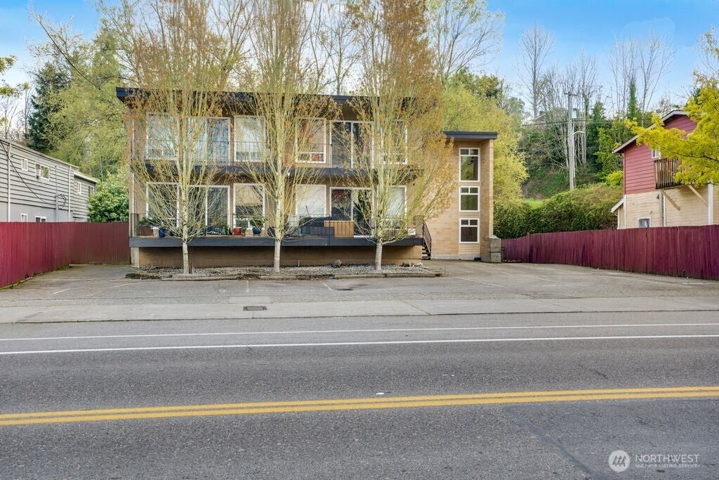 4525 S Henderson Street 302 — photo